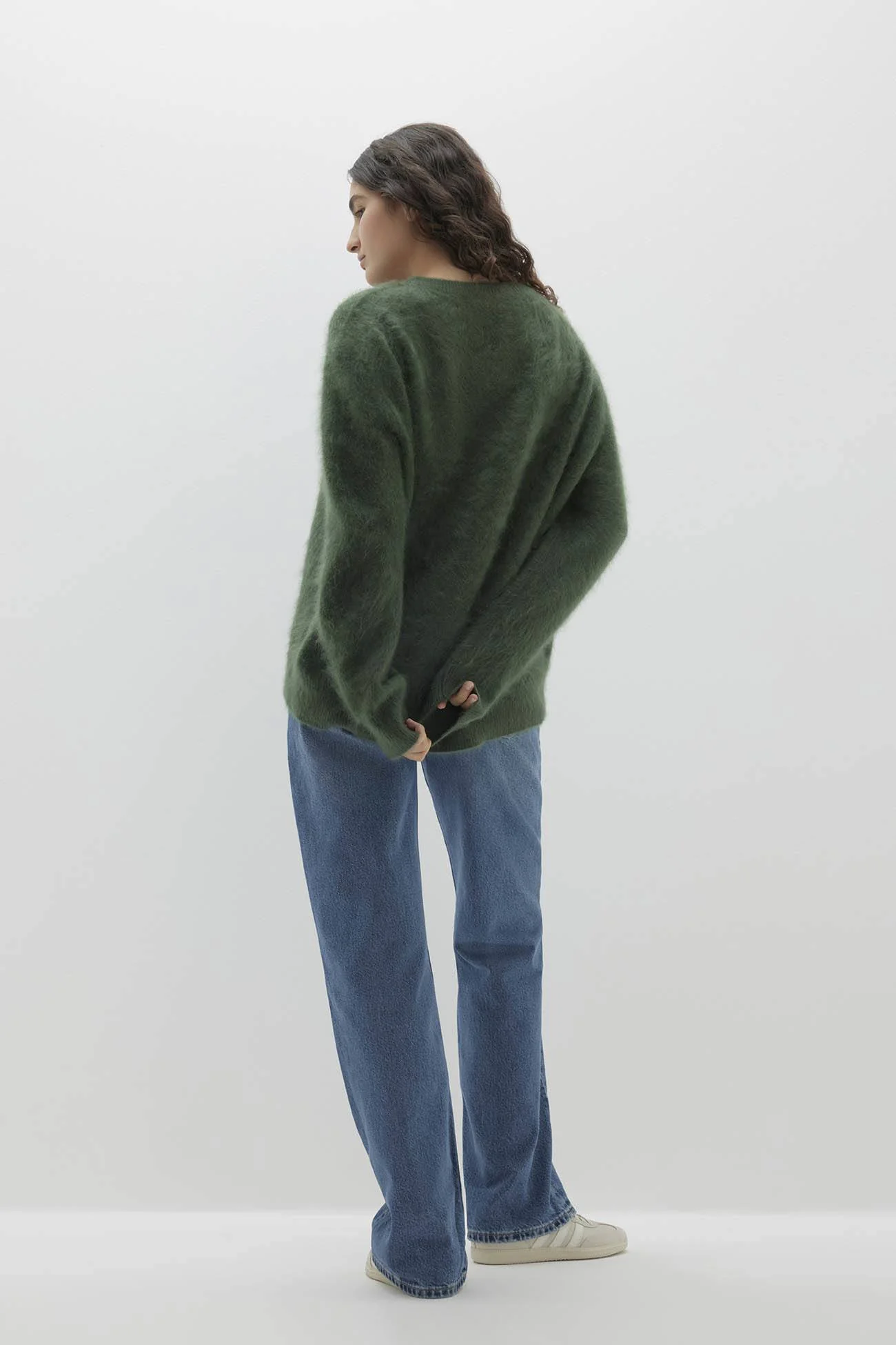 AGNES BRUSHED CASHMERE CREWNECK SWEATER - Image 15