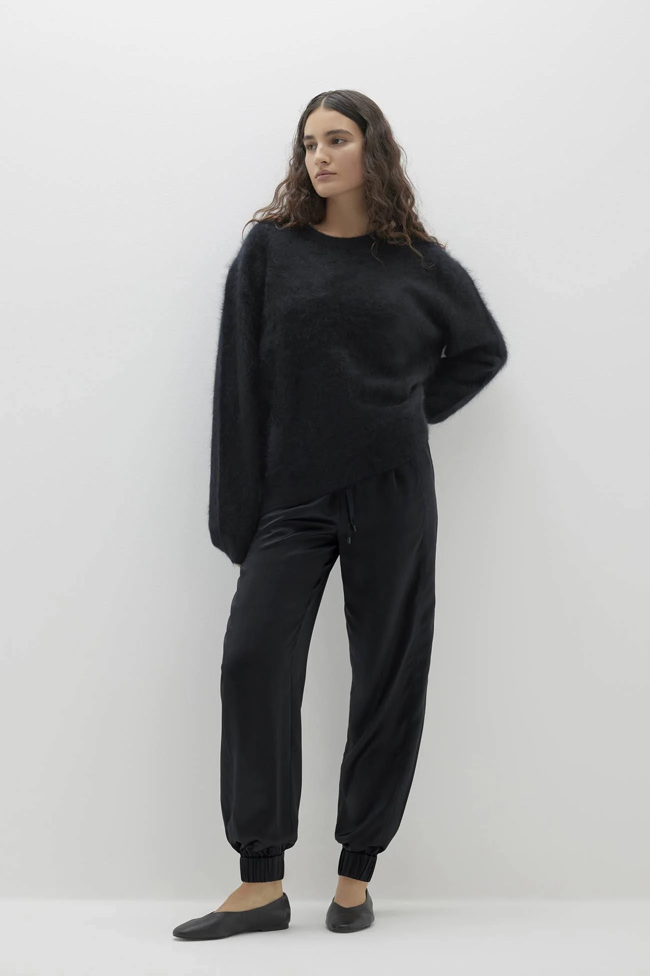 AGNES BRUSHED CASHMERE CREWNECK SWEATER - Image 20