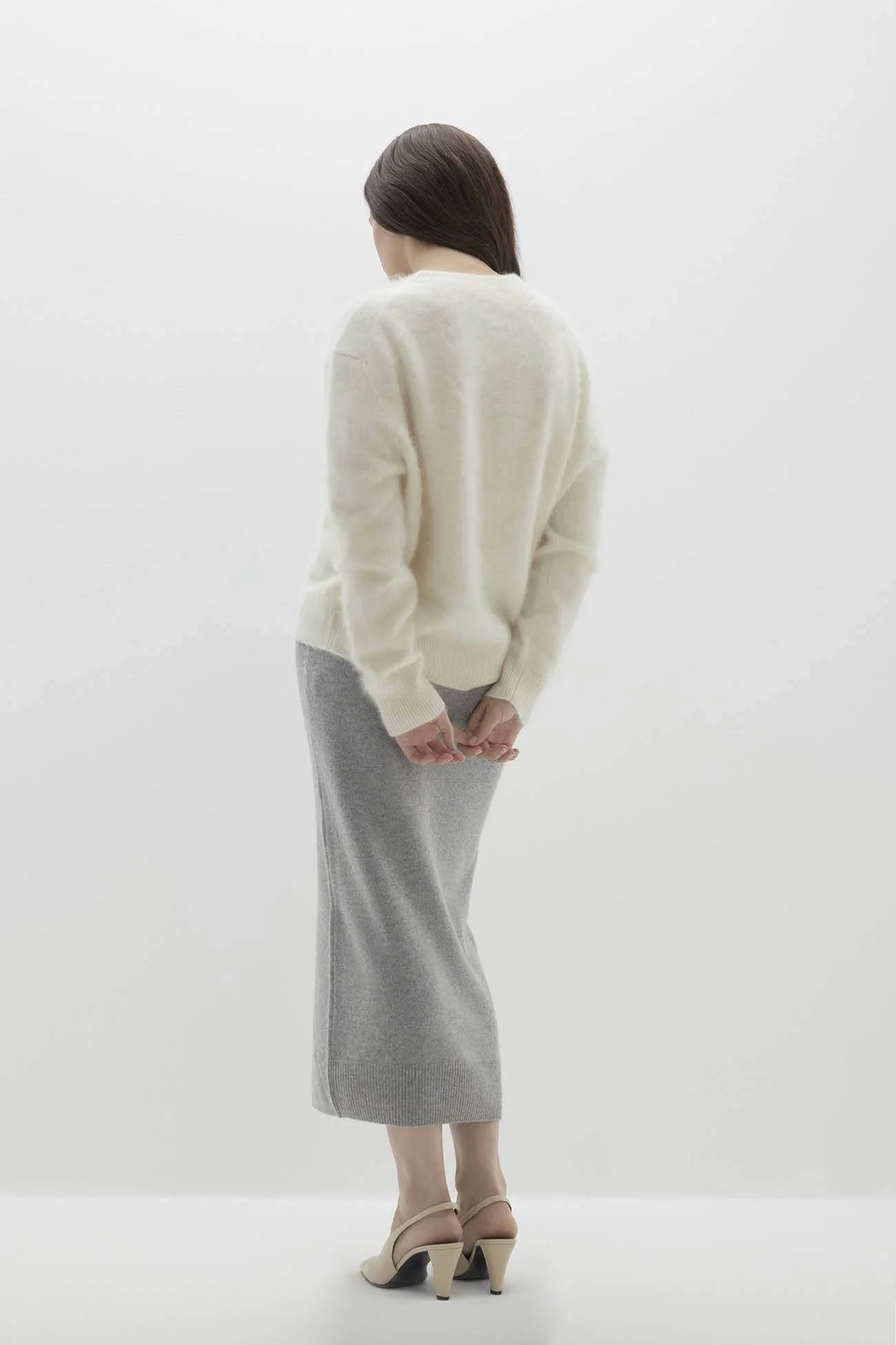 AGNES BRUSHED CASHMERE CREWNECK SWEATER - Image 4