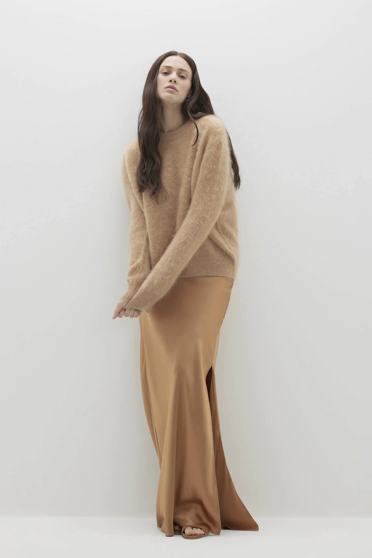 AGNES BRUSHED CASHMERE CREWNECK SWEATER - Image 7