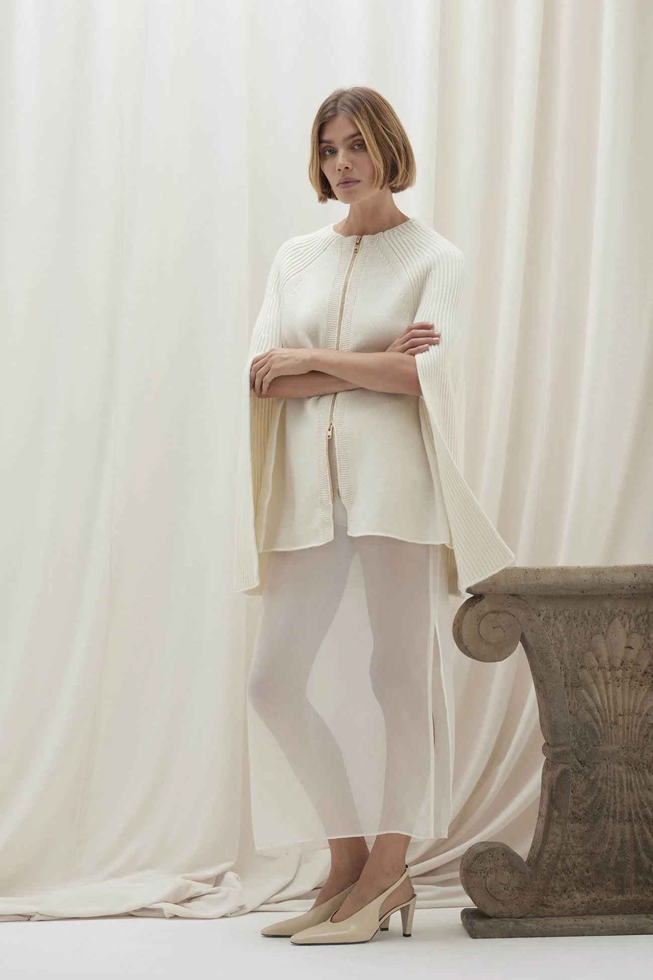 ALLEGRA ZIP-UP CASHMERE CAPE - Image 4