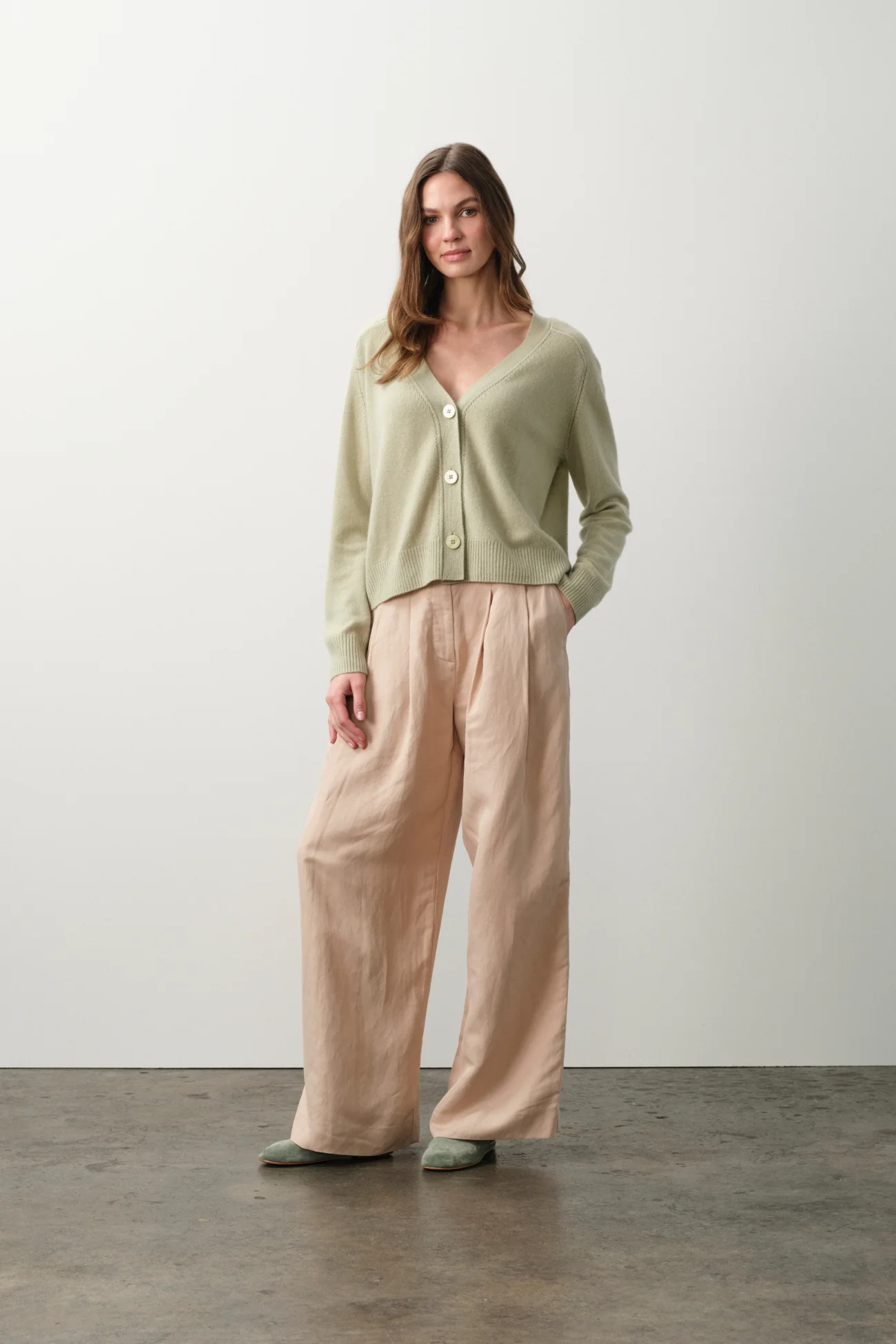 ALTHEA FEATHERWEIGHT CASHMERE CARDIGAN - Image 11