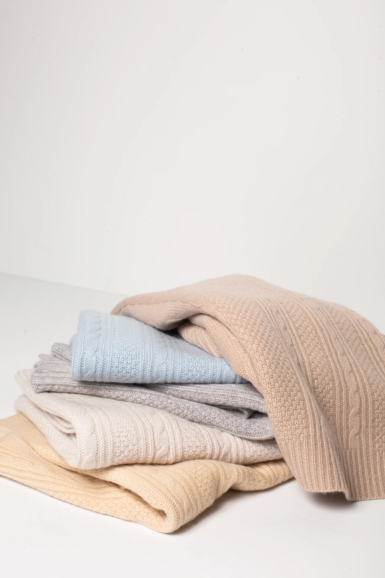 CABLE CASHMERE BABY BLANKET - Image 23
