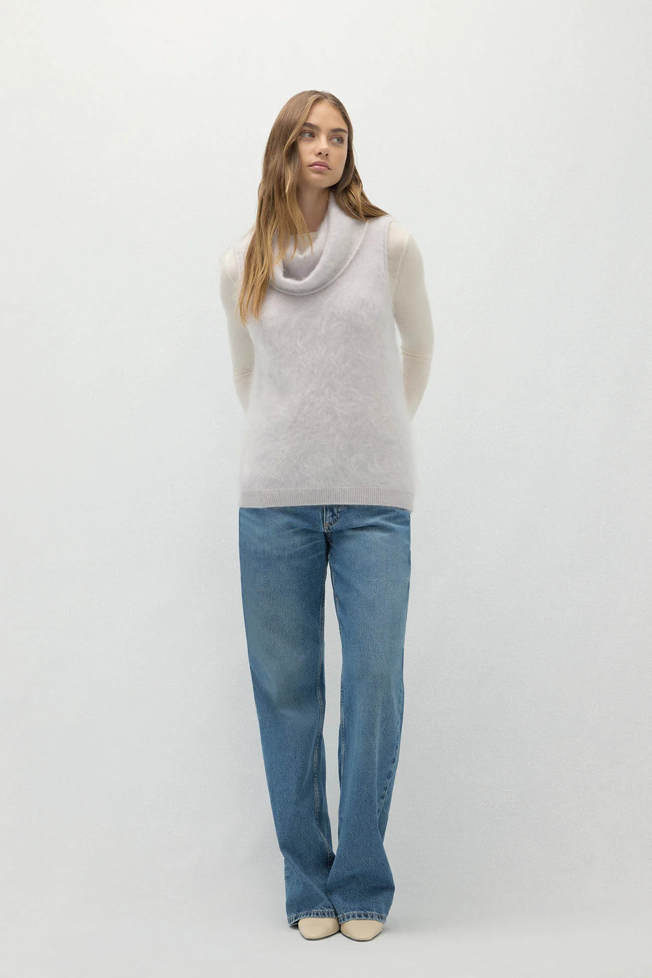 CHIARA SLEEVELESS TURTLENECK SWEATER - Image 14