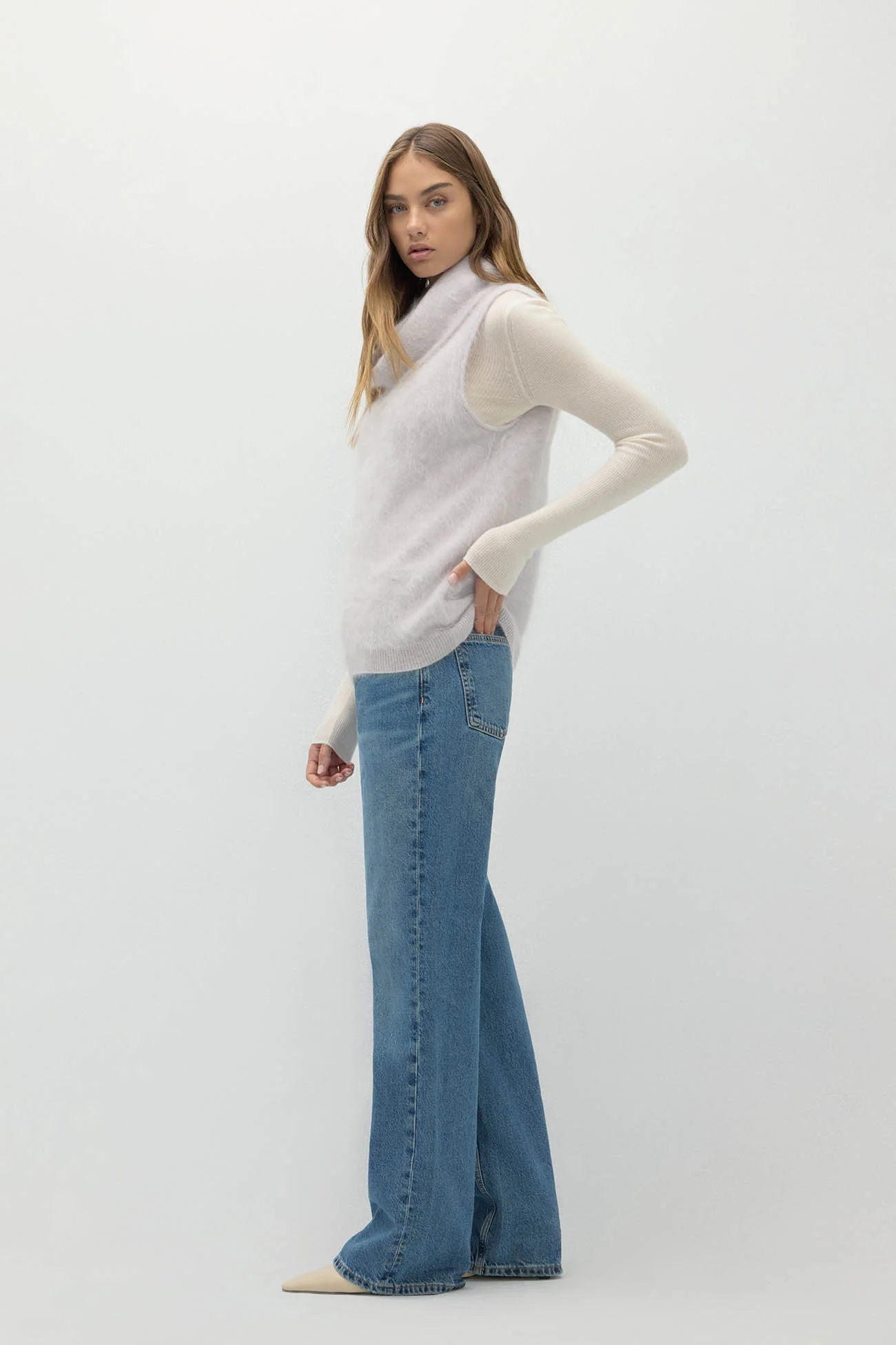 CHIARA SLEEVELESS TURTLENECK SWEATER - Image 15