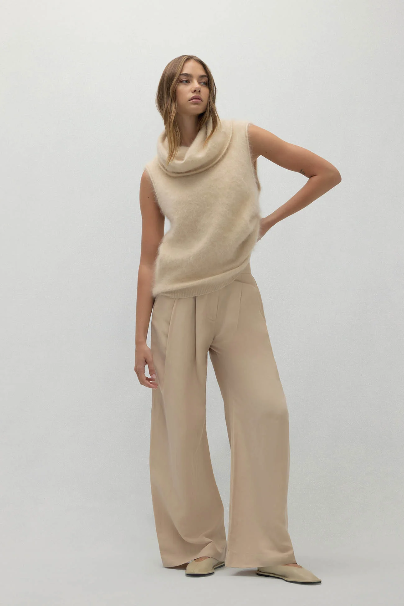 CHIARA SLEEVELESS TURTLENECK SWEATER - Image 2