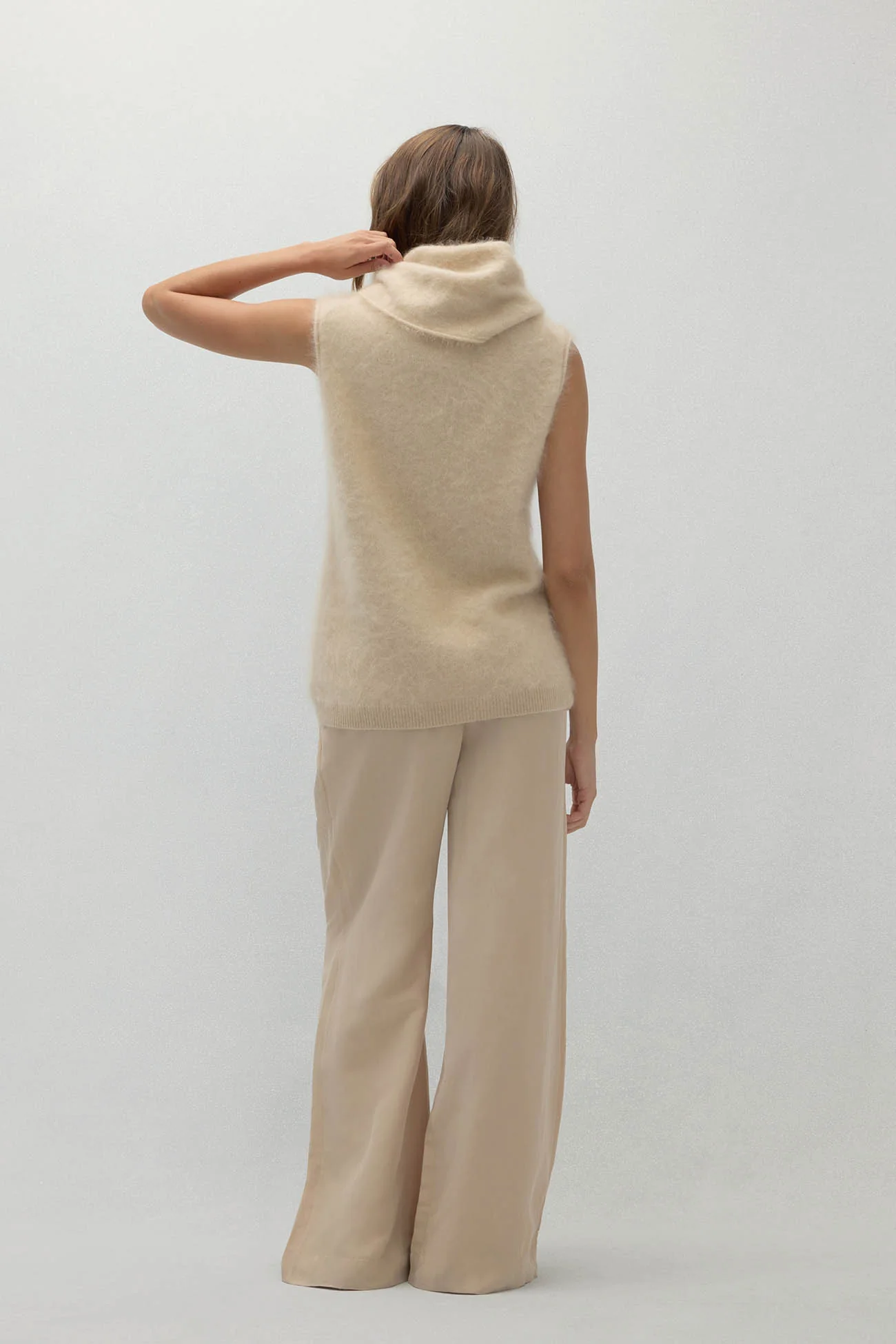 CHIARA SLEEVELESS TURTLENECK SWEATER - Image 4