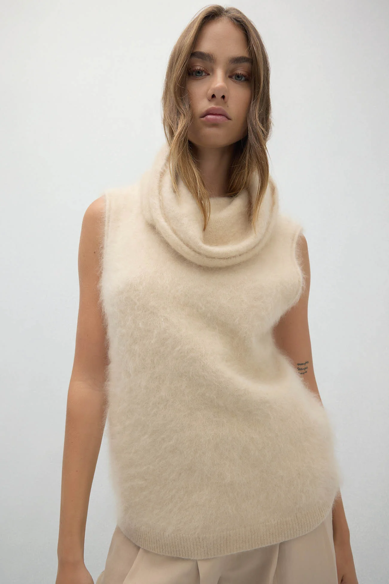 CHIARA SLEEVELESS TURTLENECK SWEATER - Image 6