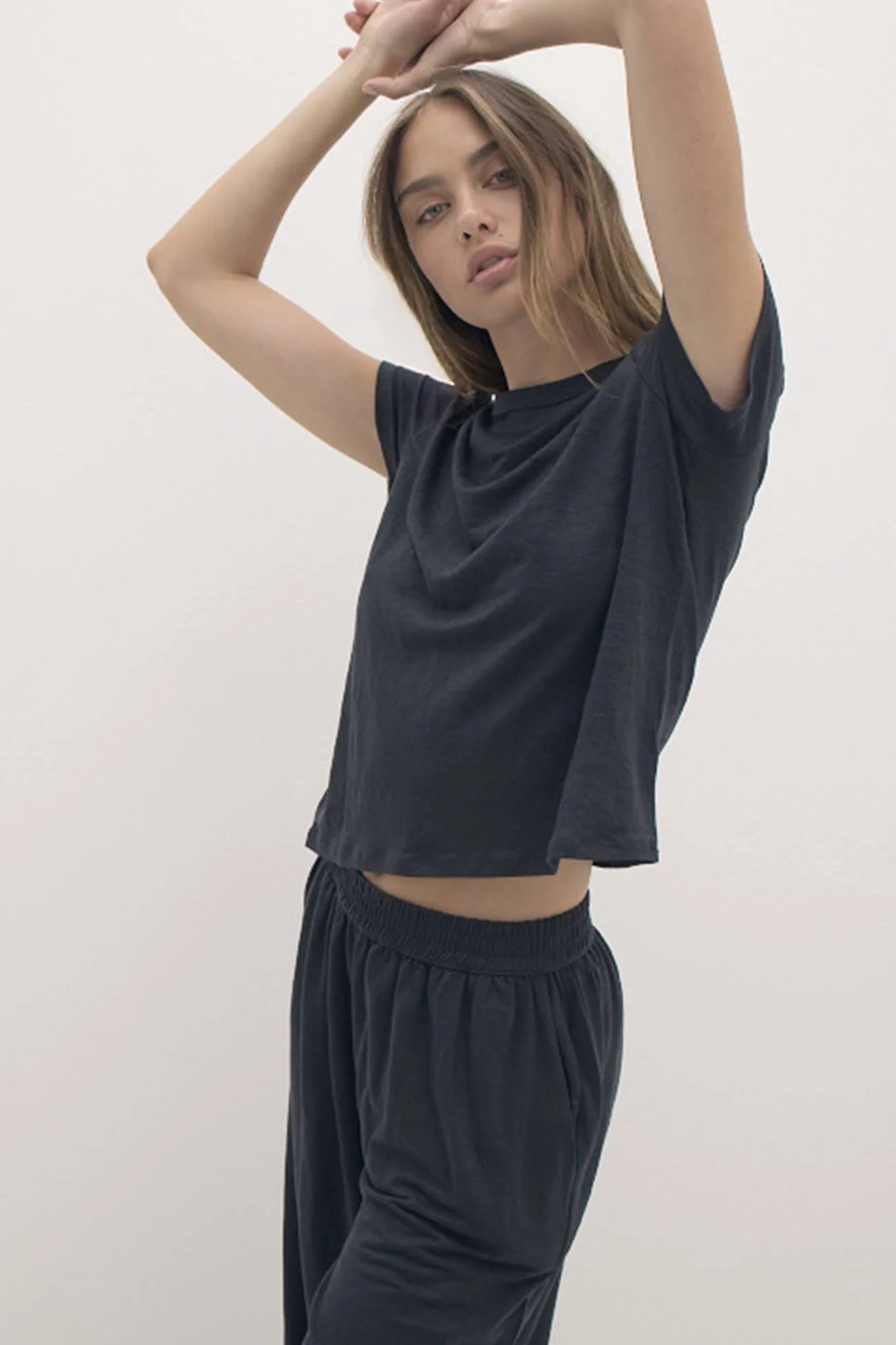 CHLOE LINEN CREWNECK TEE - Image 3