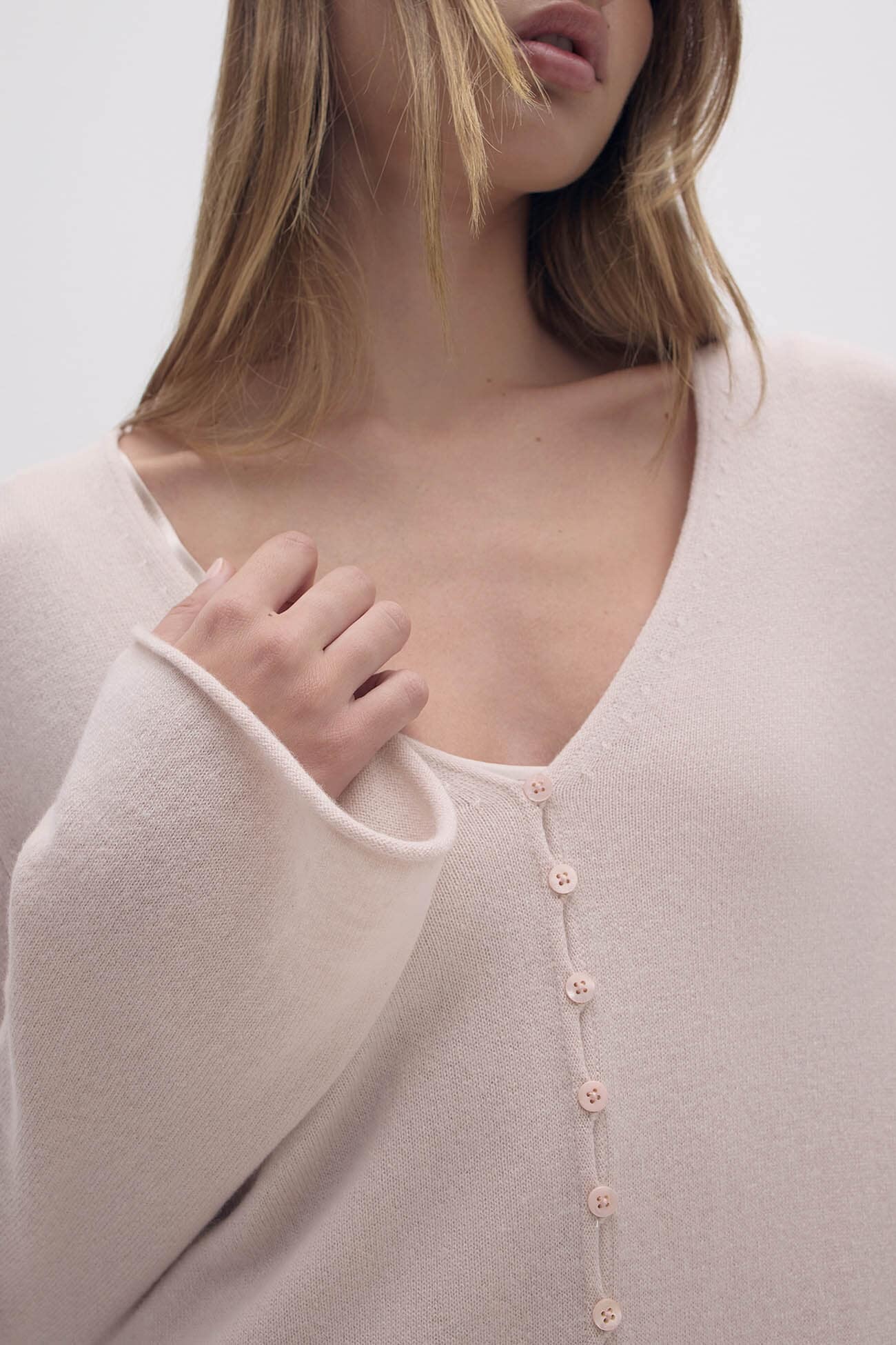 ELOISE BUTTON-FRONT CASHMERE KAFTAN - Image 11