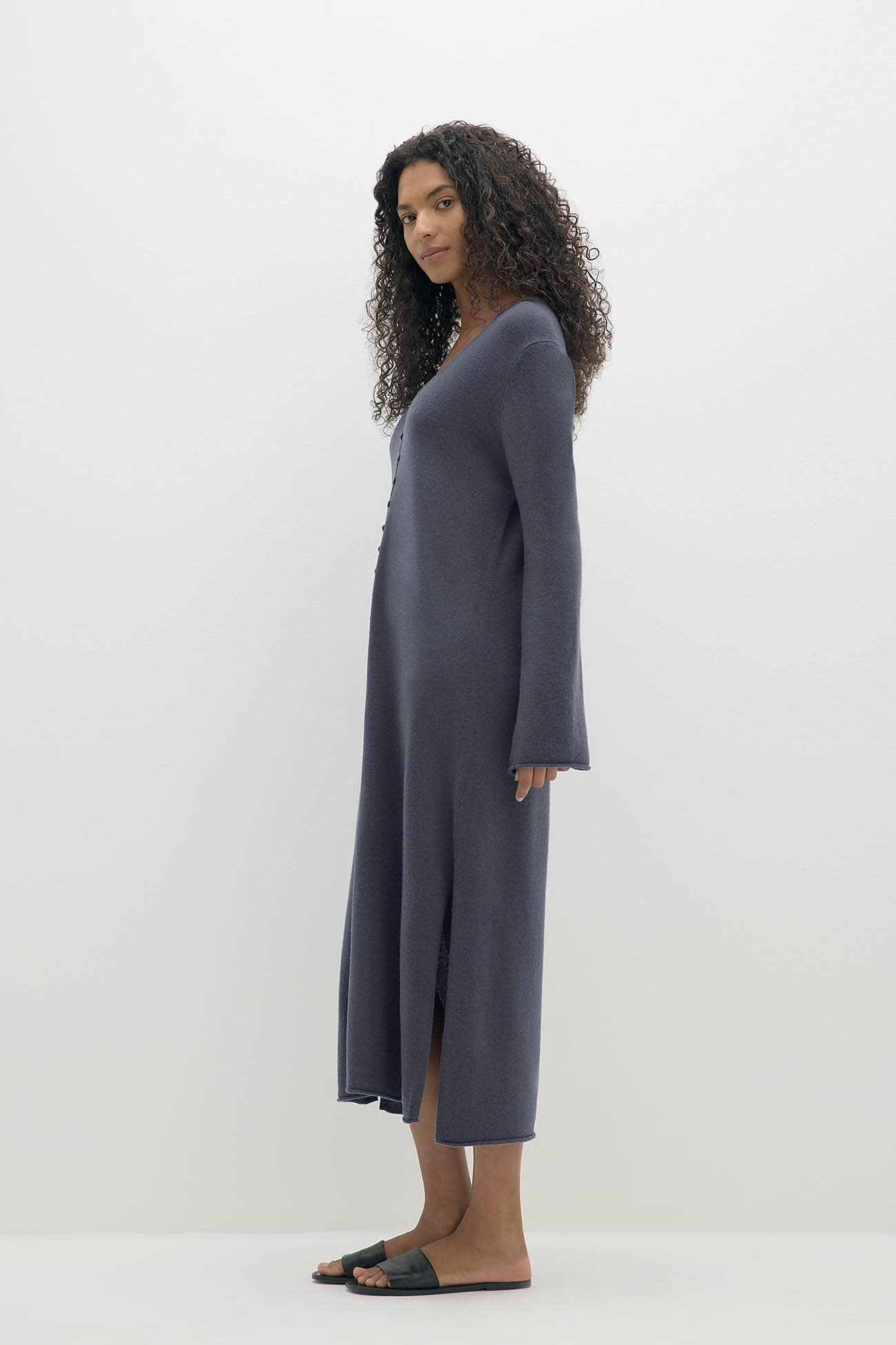 ELOISE BUTTON-FRONT CASHMERE KAFTAN - Image 15
