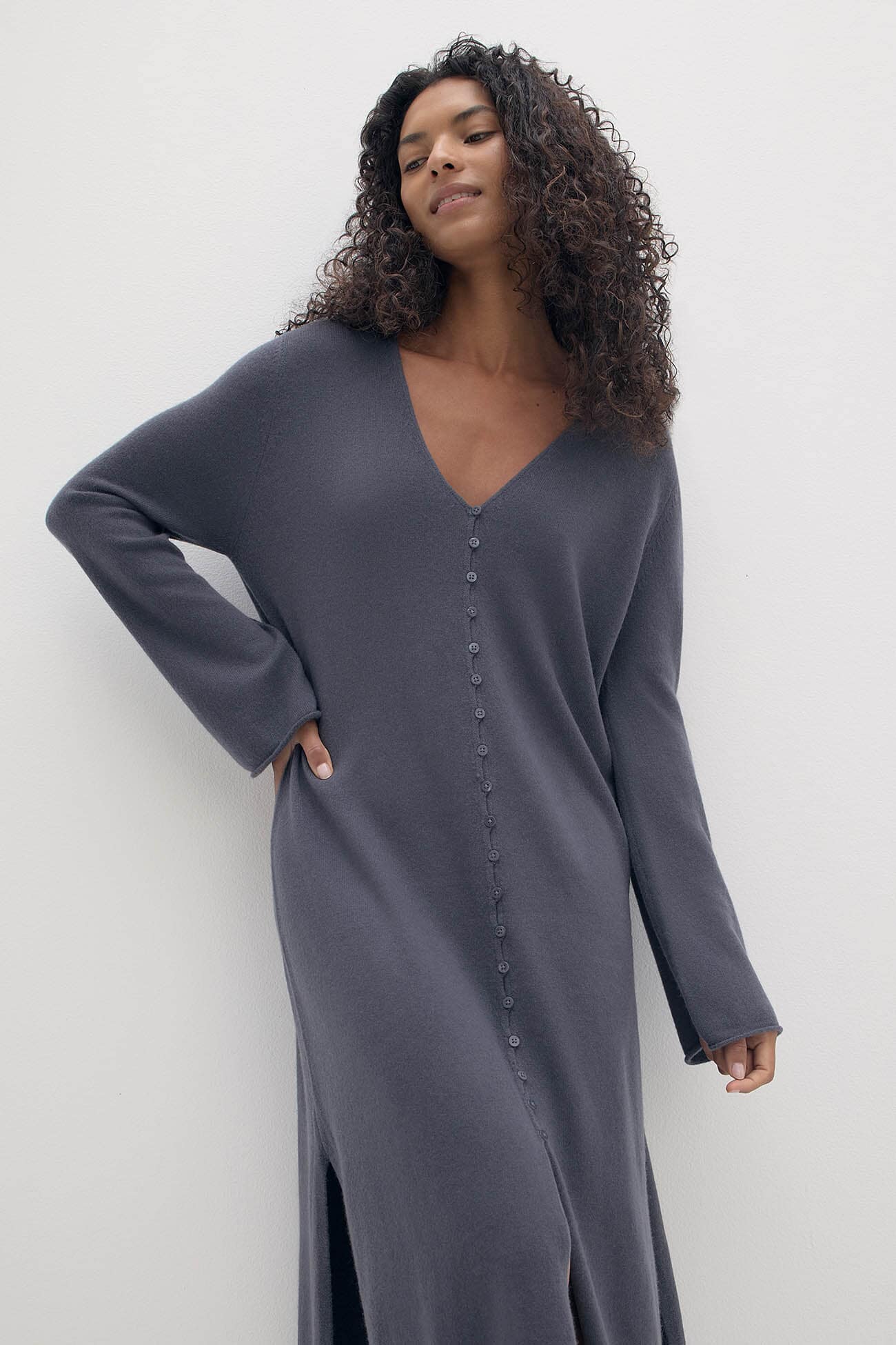 ELOISE BUTTON-FRONT CASHMERE KAFTAN - Image 18