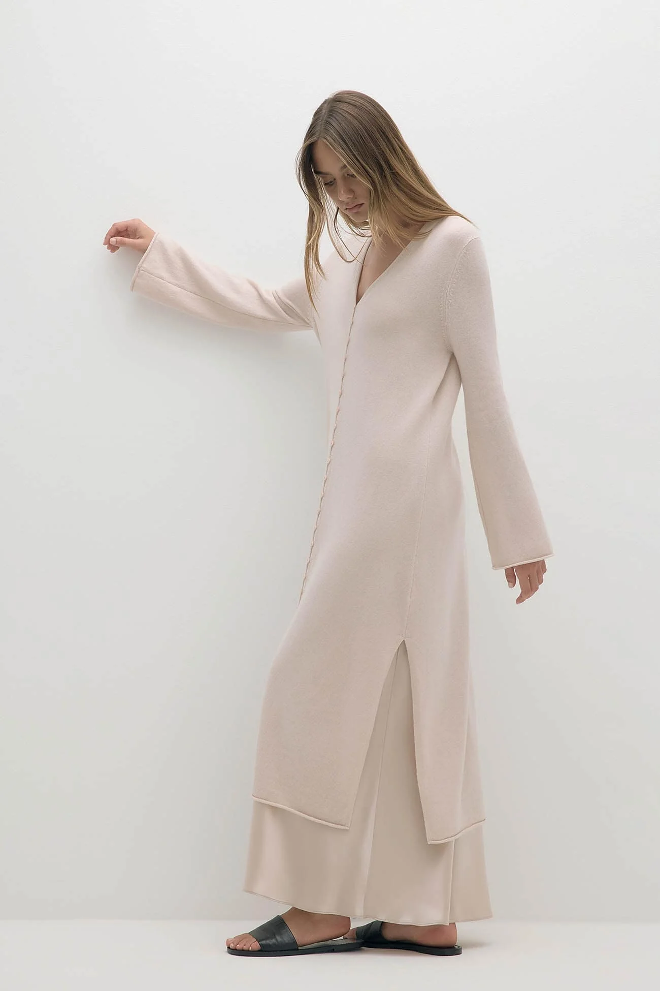 ELOISE BUTTON-FRONT CASHMERE KAFTAN - Image 8