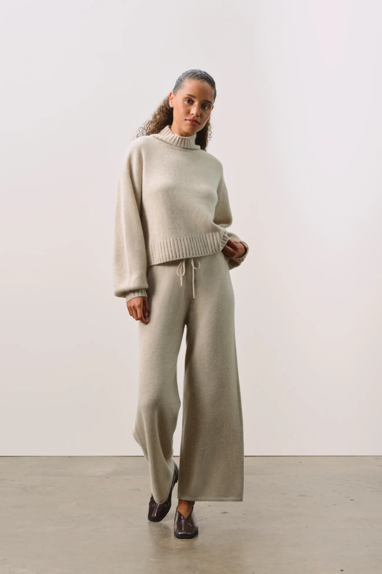 EMBER CASHMERE TURTLENECK - Image 8