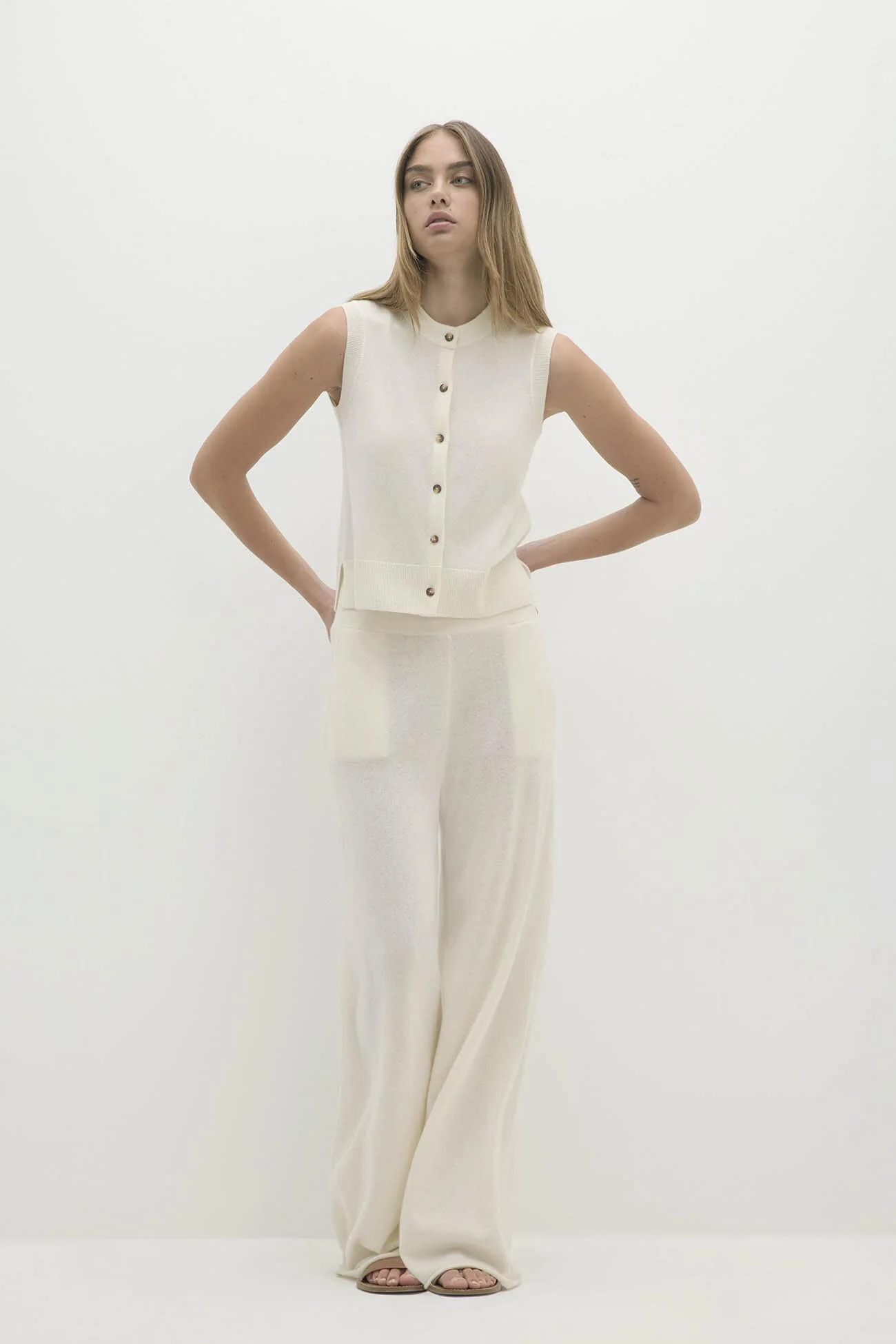 EMMALINE BUTTON-UP CASHMERE SWEATER VEST - Image 13