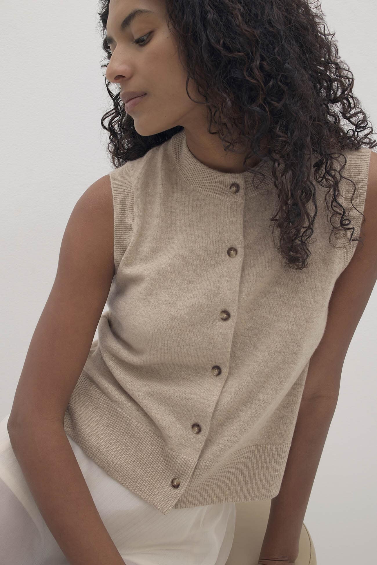 EMMALINE BUTTON-UP CASHMERE SWEATER VEST - Image 22