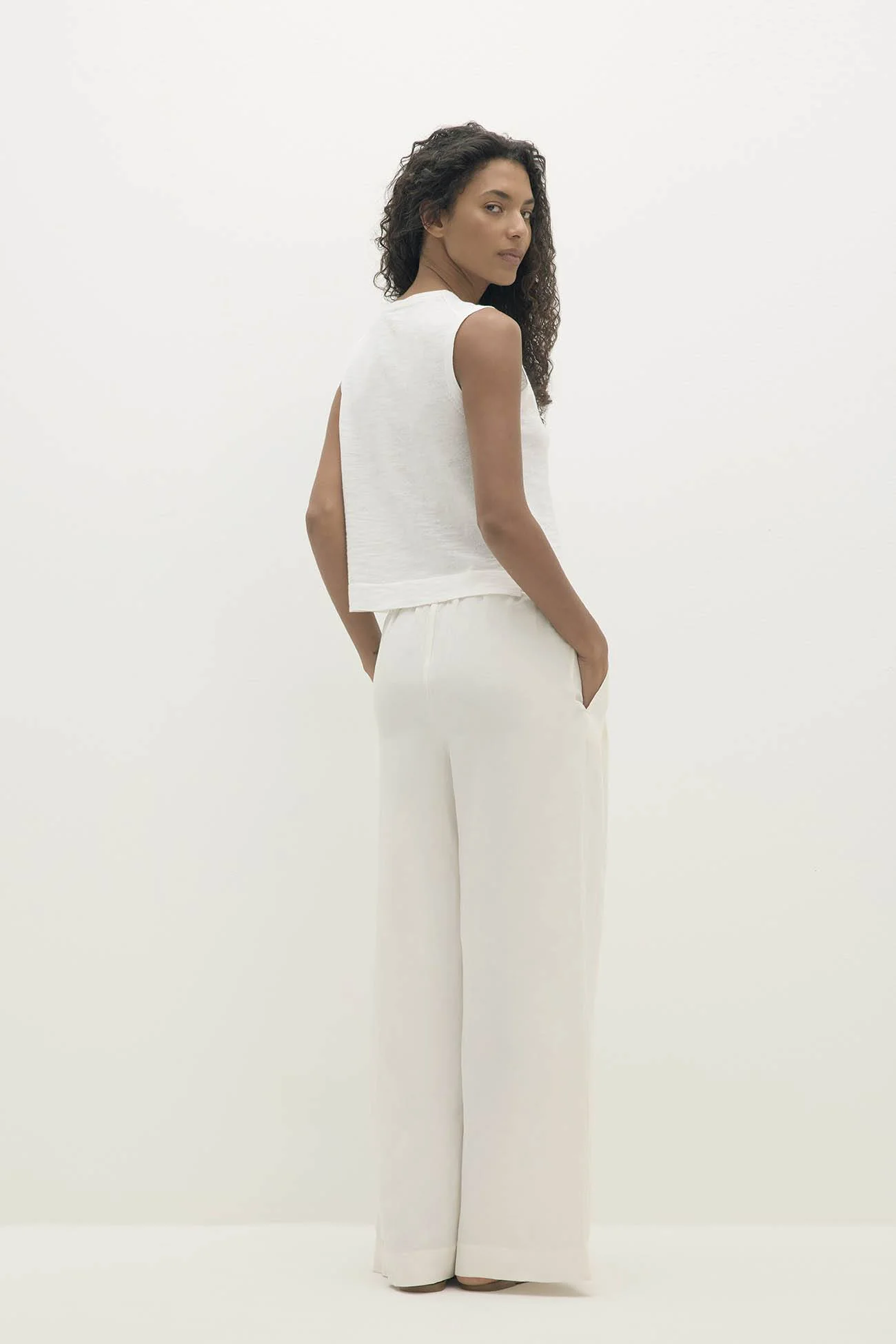 GIADA ORGANIC COTTON CREWNECK TANK - Image 3