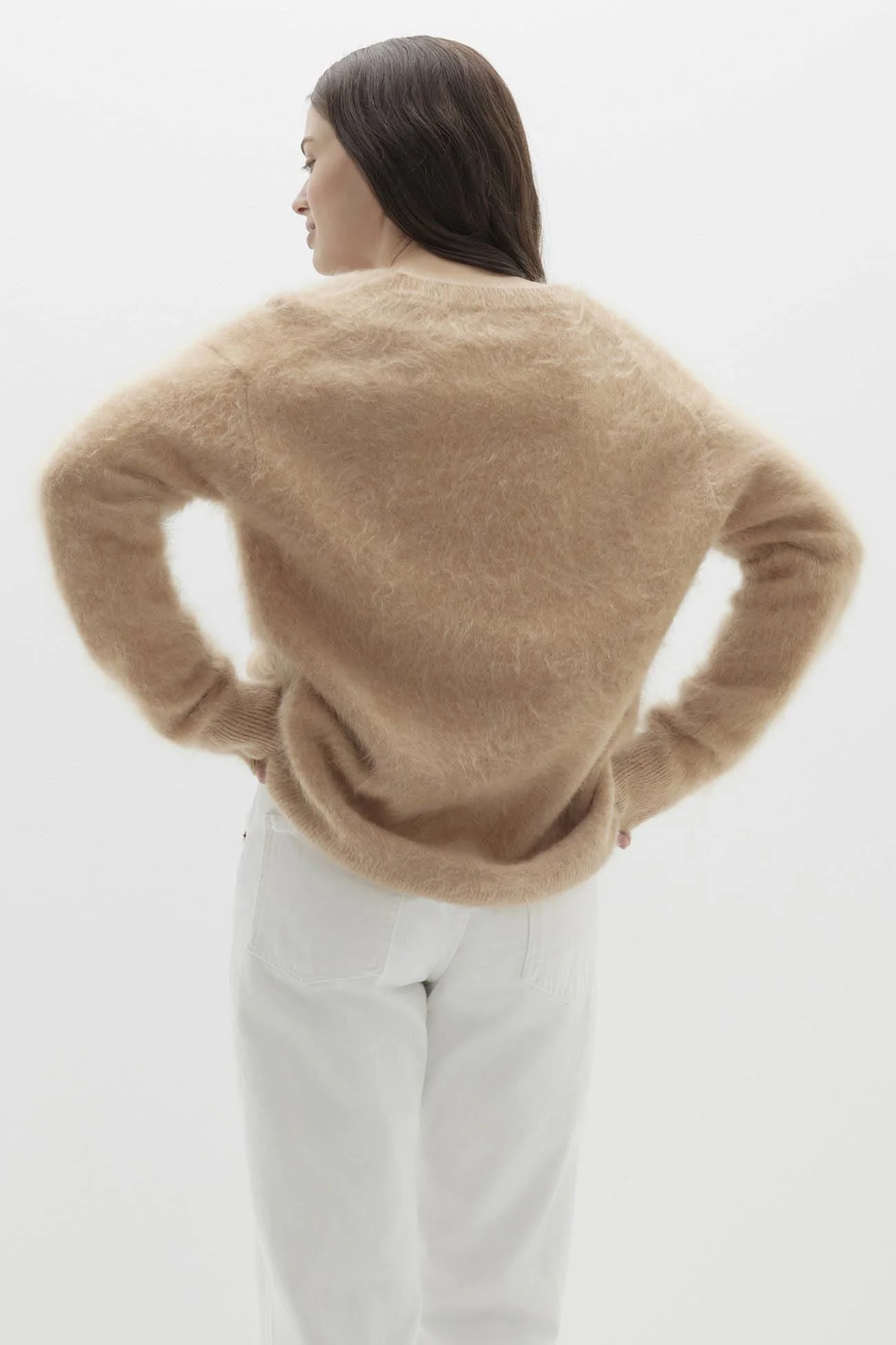 GLADYS BRUSHED CASHMERE V-NECK SWEATER - Image 4