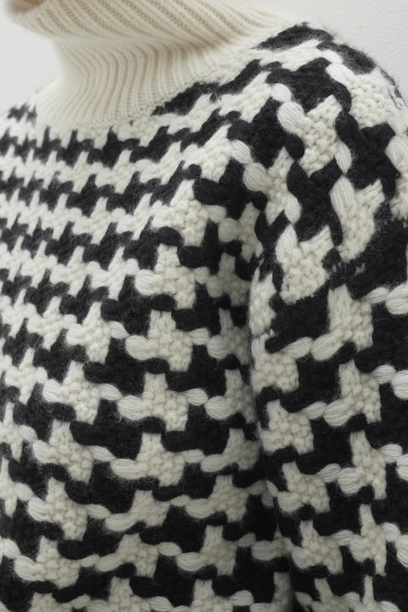IRIS HOUNDSTOOTH CASHMERE TURTLENECK - Image 5