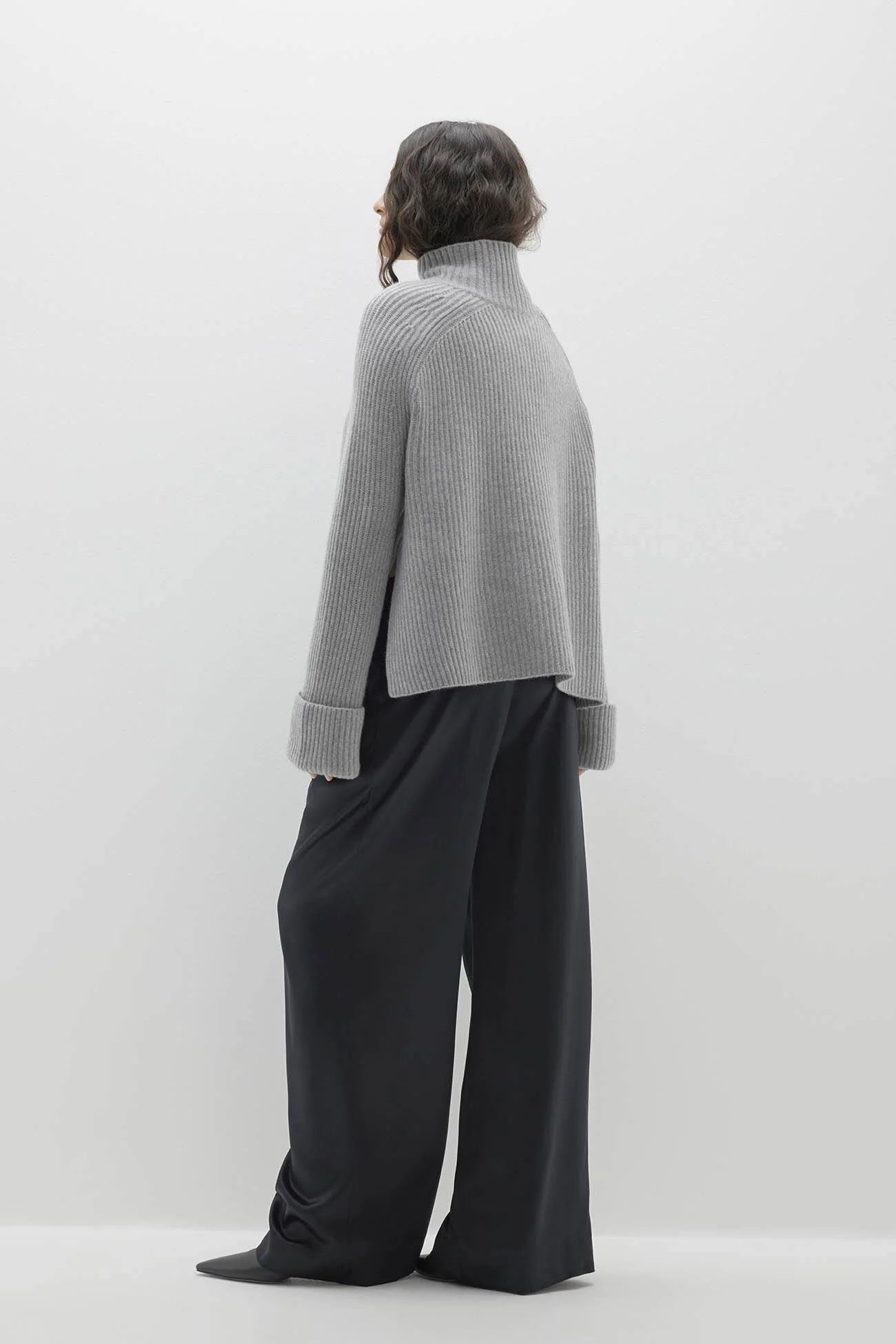 ISABELLA CASHMERE TURTLENECK - Image 9