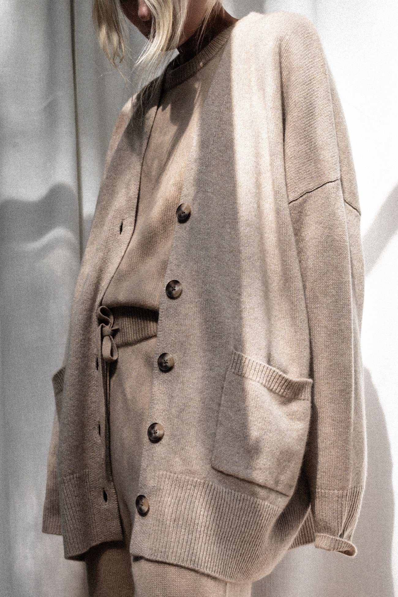 LILY BUTTON-UP CASHMERE CARDIGAN - Image 33