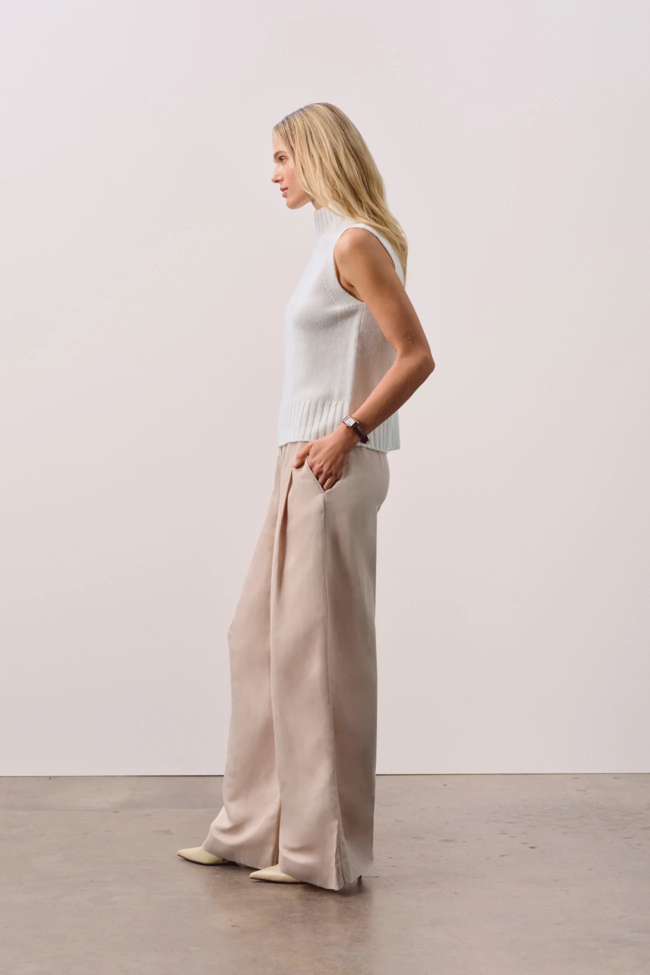 LOUISA SLEEVELESS MOCK NECK - Image 10