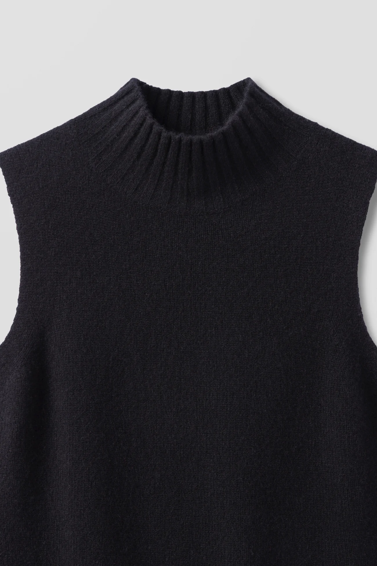LOUISA SLEEVELESS MOCK NECK - Image 6