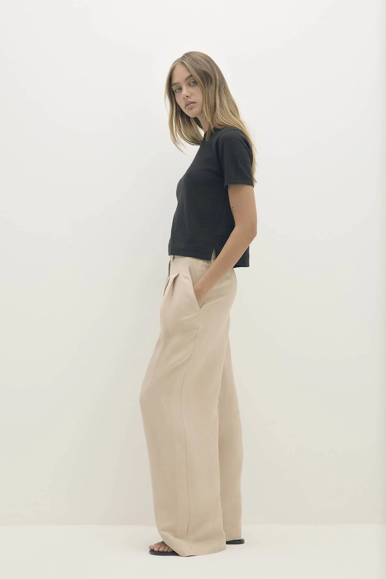 NELLA ORGANIC COTTON CREWNECK TEE - Image 2