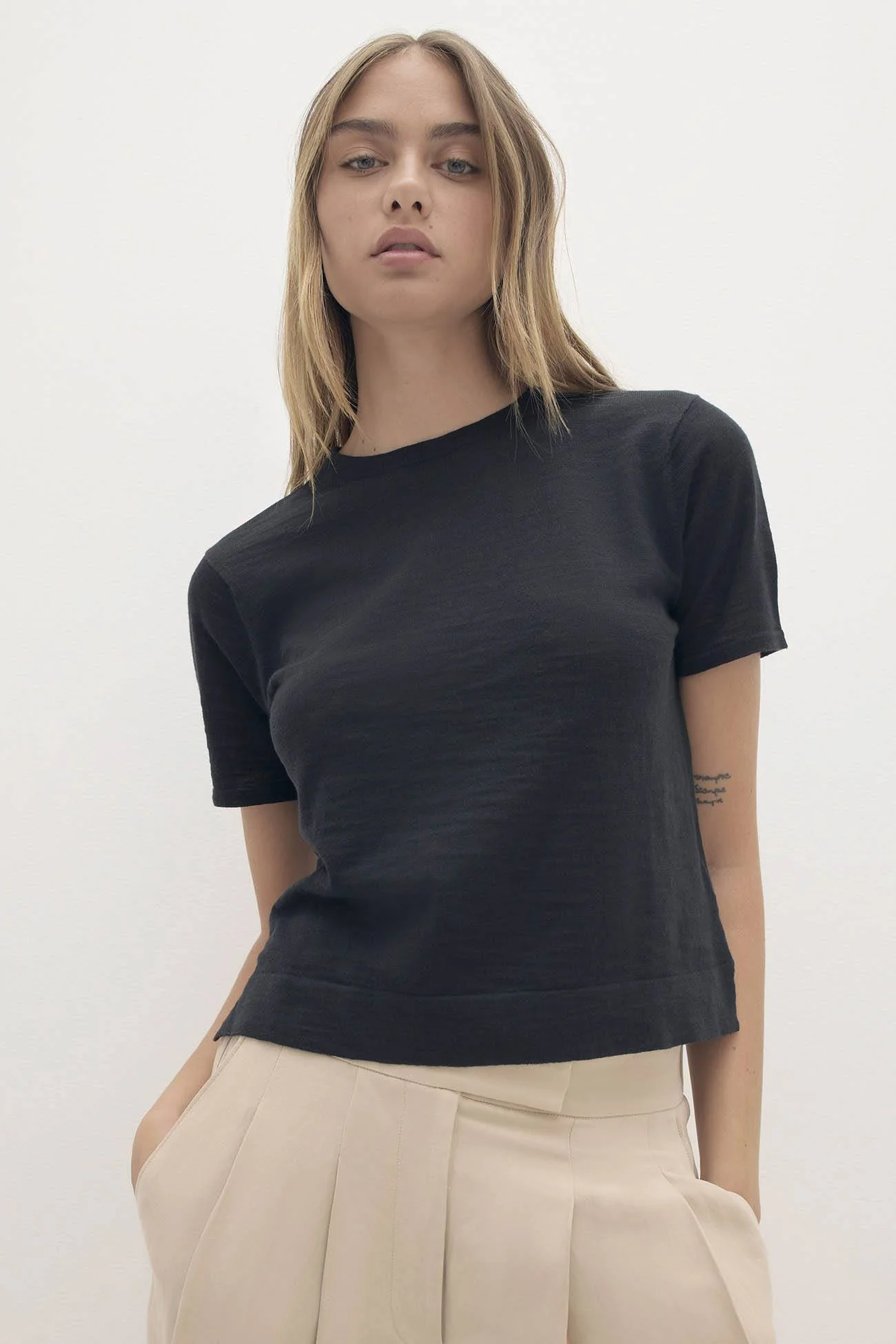NELLA ORGANIC COTTON CREWNECK TEE - Image 4