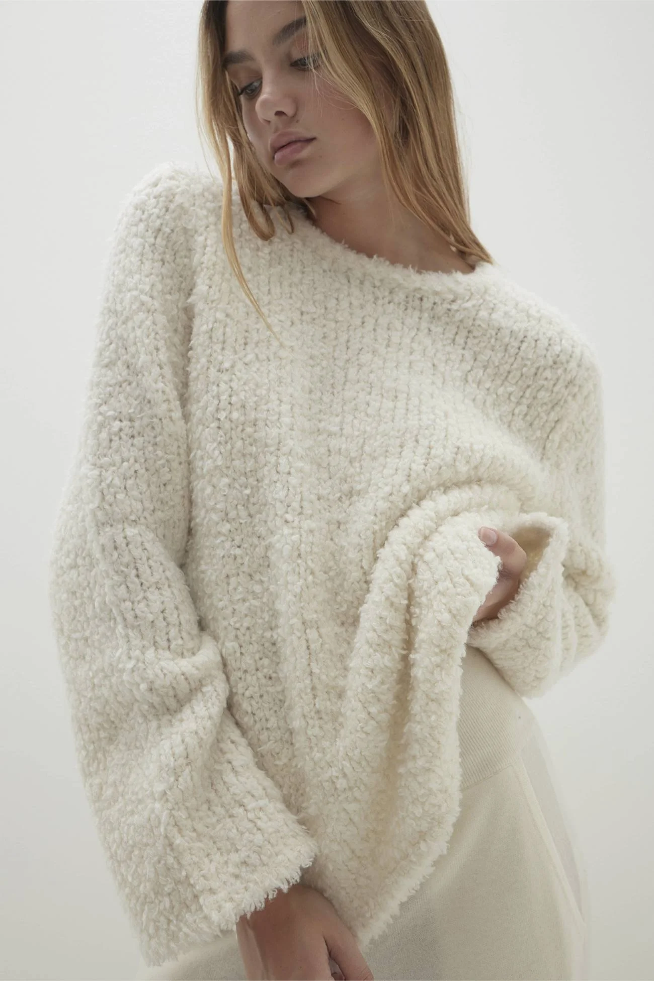 NIMAH TEDDY CREWNECK SWEATER - Image 10