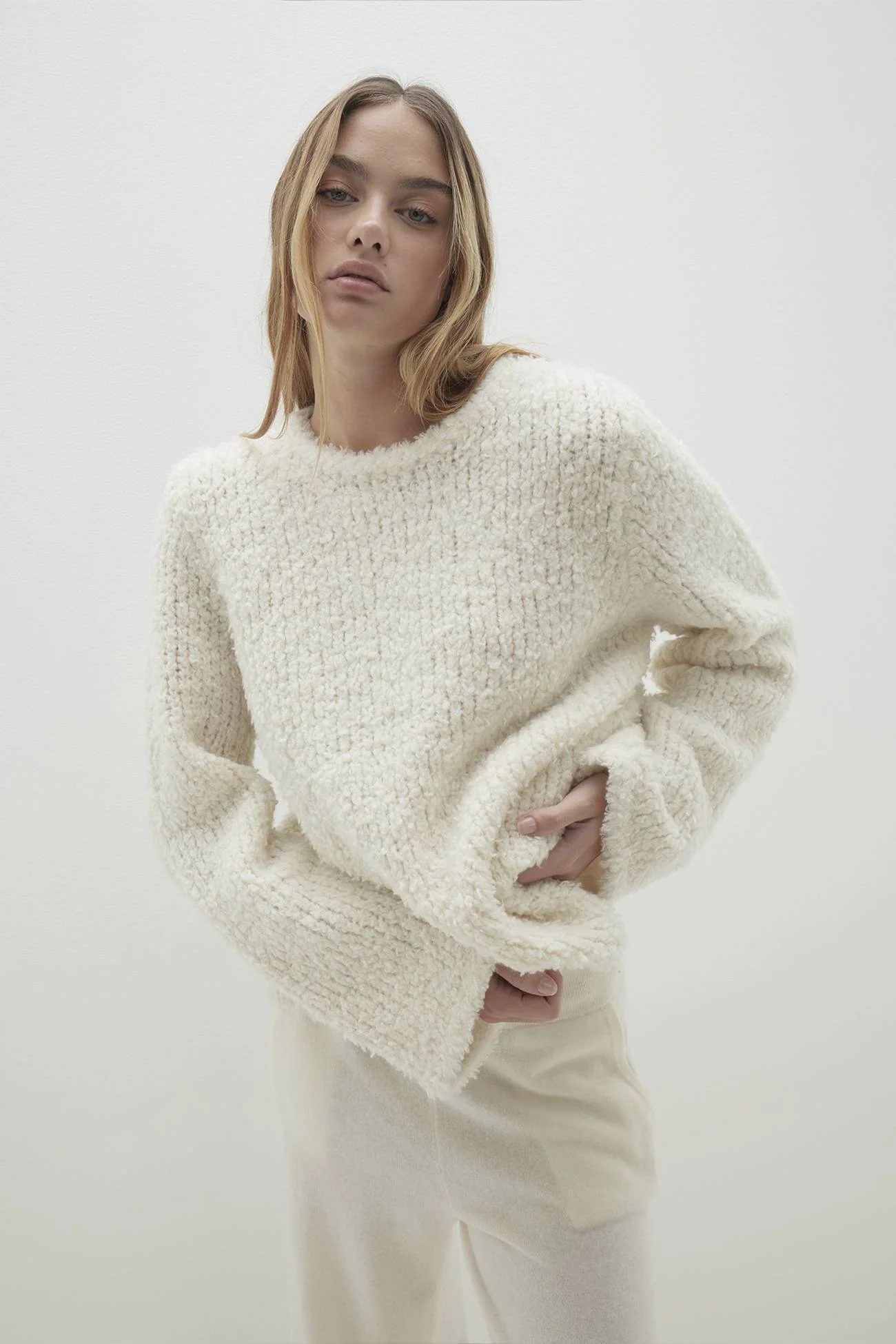 NIMAH TEDDY CREWNECK SWEATER - Image 11