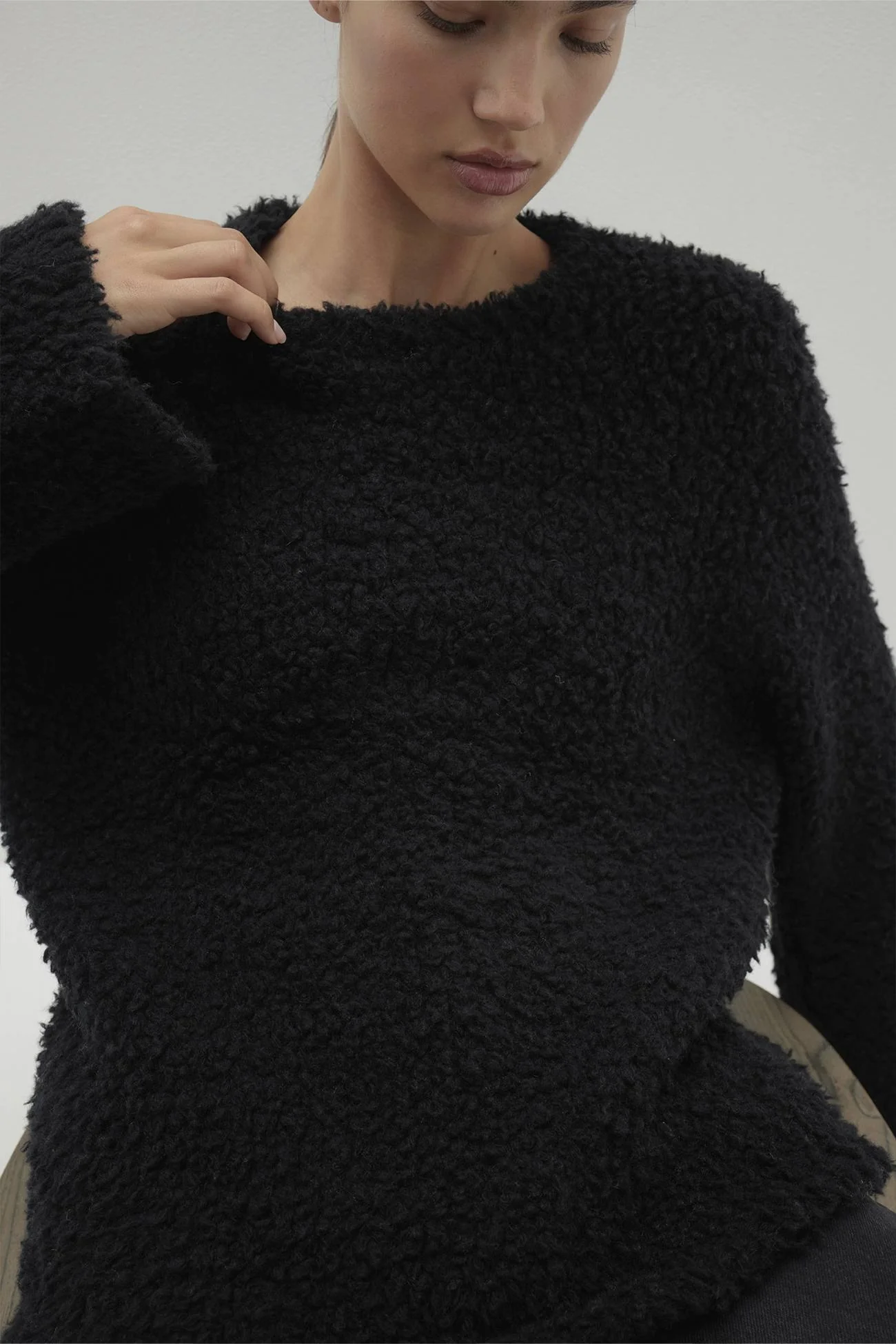 NIMAH TEDDY CREWNECK SWEATER - Image 7
