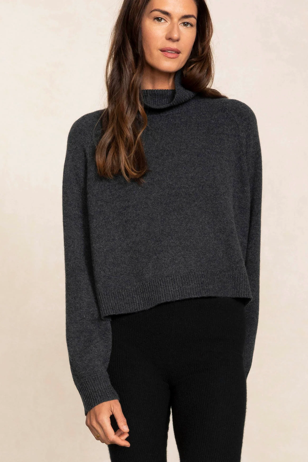 NOELLE TURTLENECK CASHMERE SWEATER - Image 8