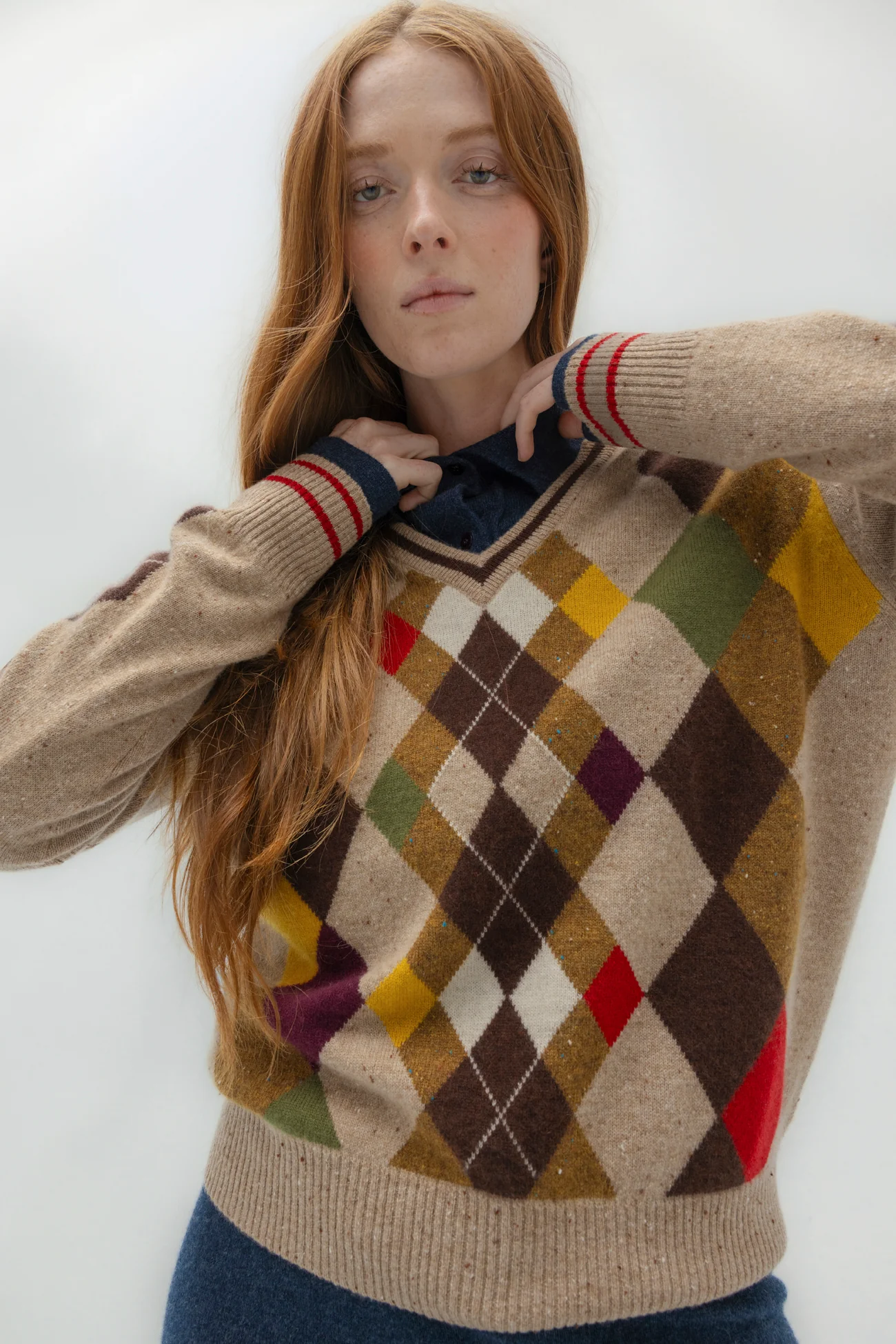ODDBALL ARGYLE V-NECK - Image 4