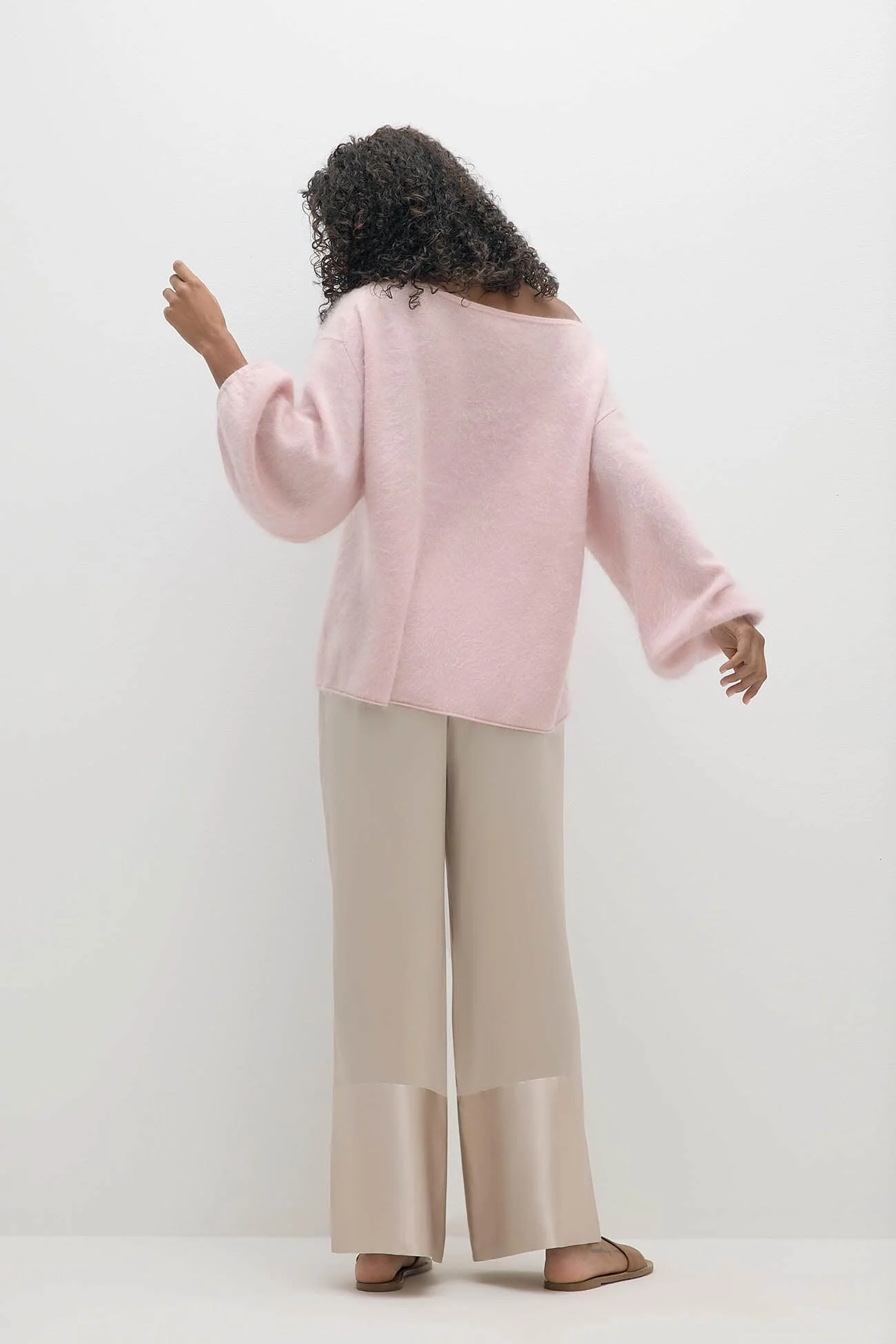 PENELOPE BRUSHED CASHMERE BOATNECK SWEATER - Image 15