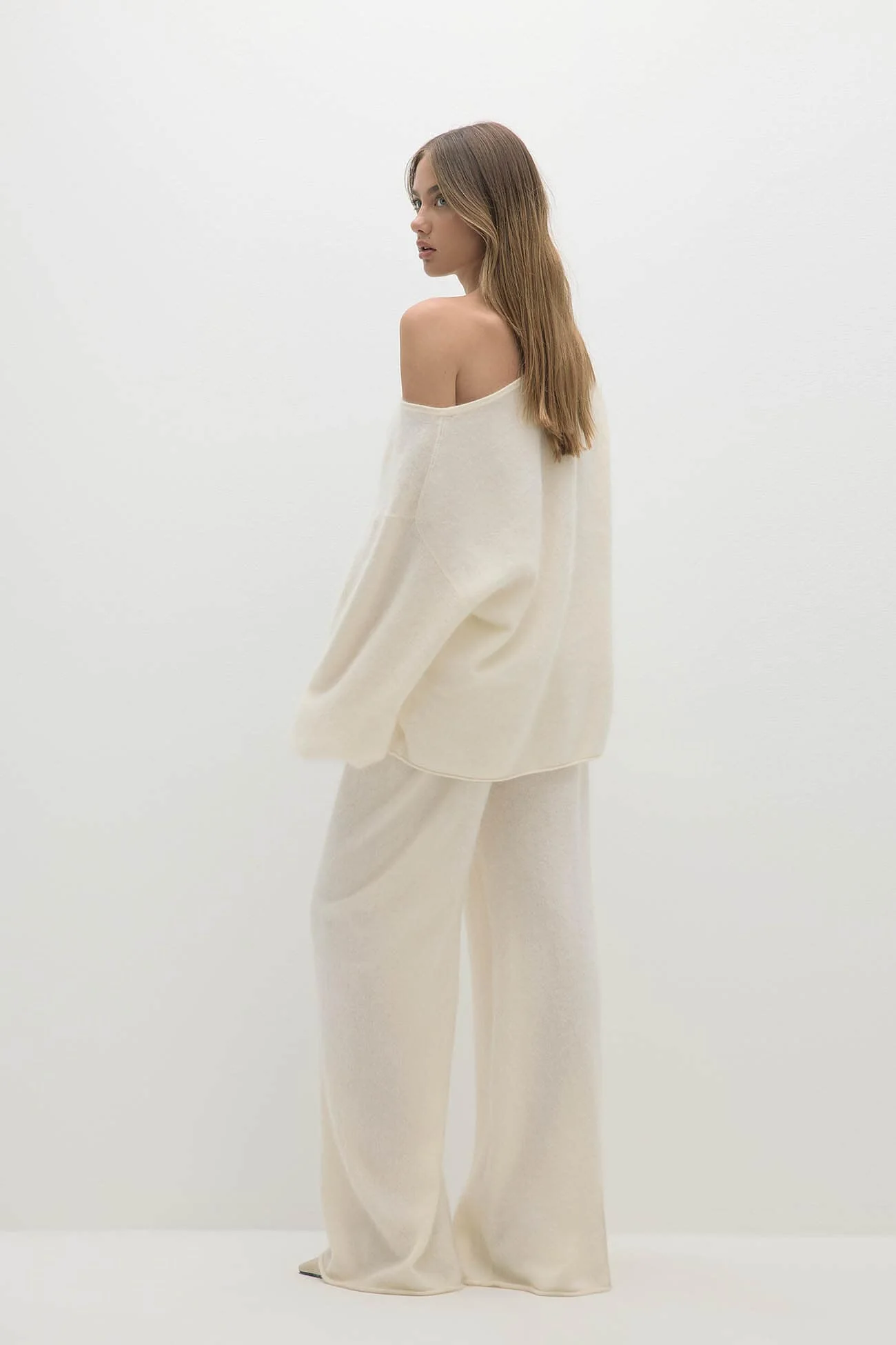 PENELOPE BRUSHED CASHMERE BOATNECK SWEATER - Image 4