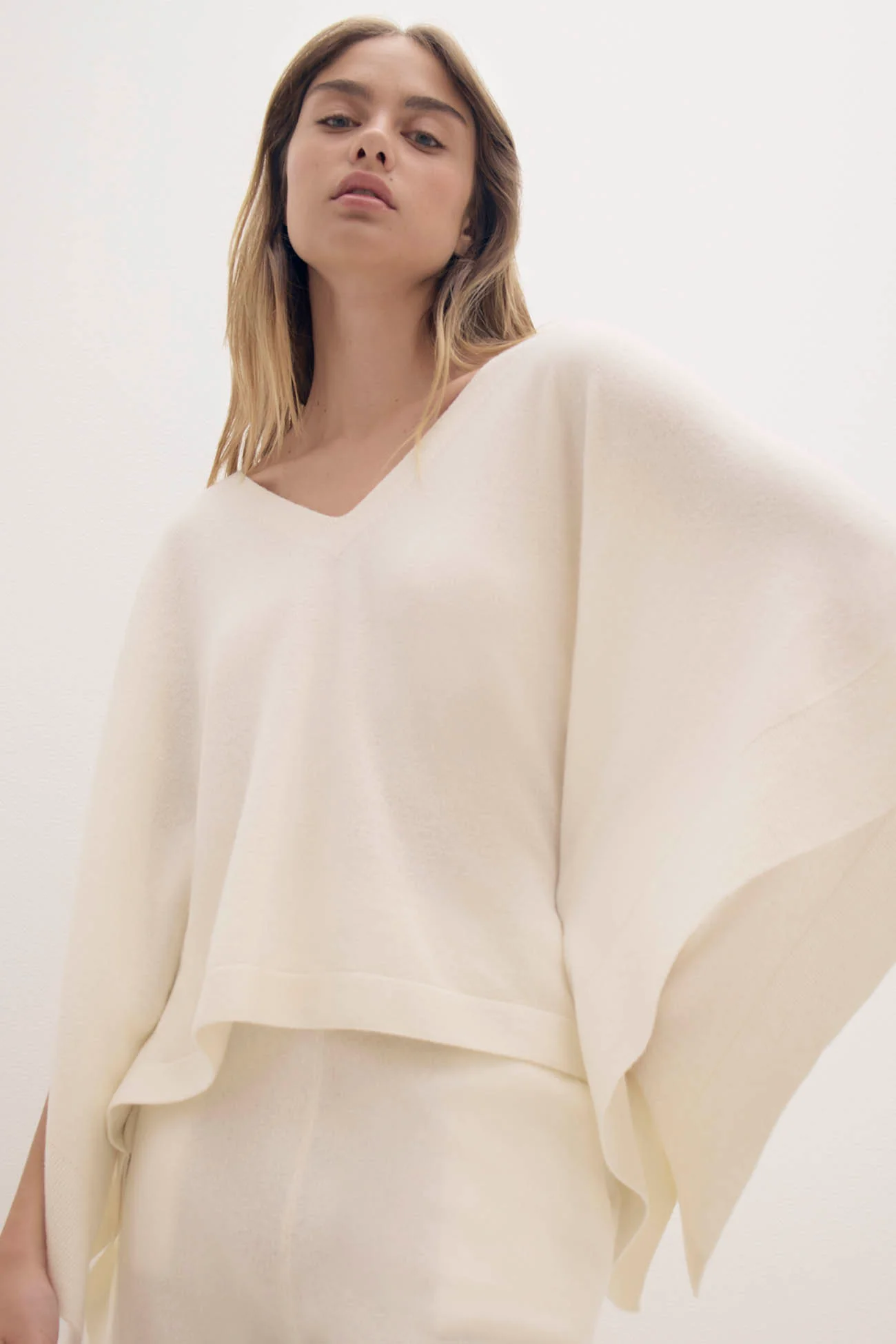 PERLA CASHMERE PONCHO - Image 8