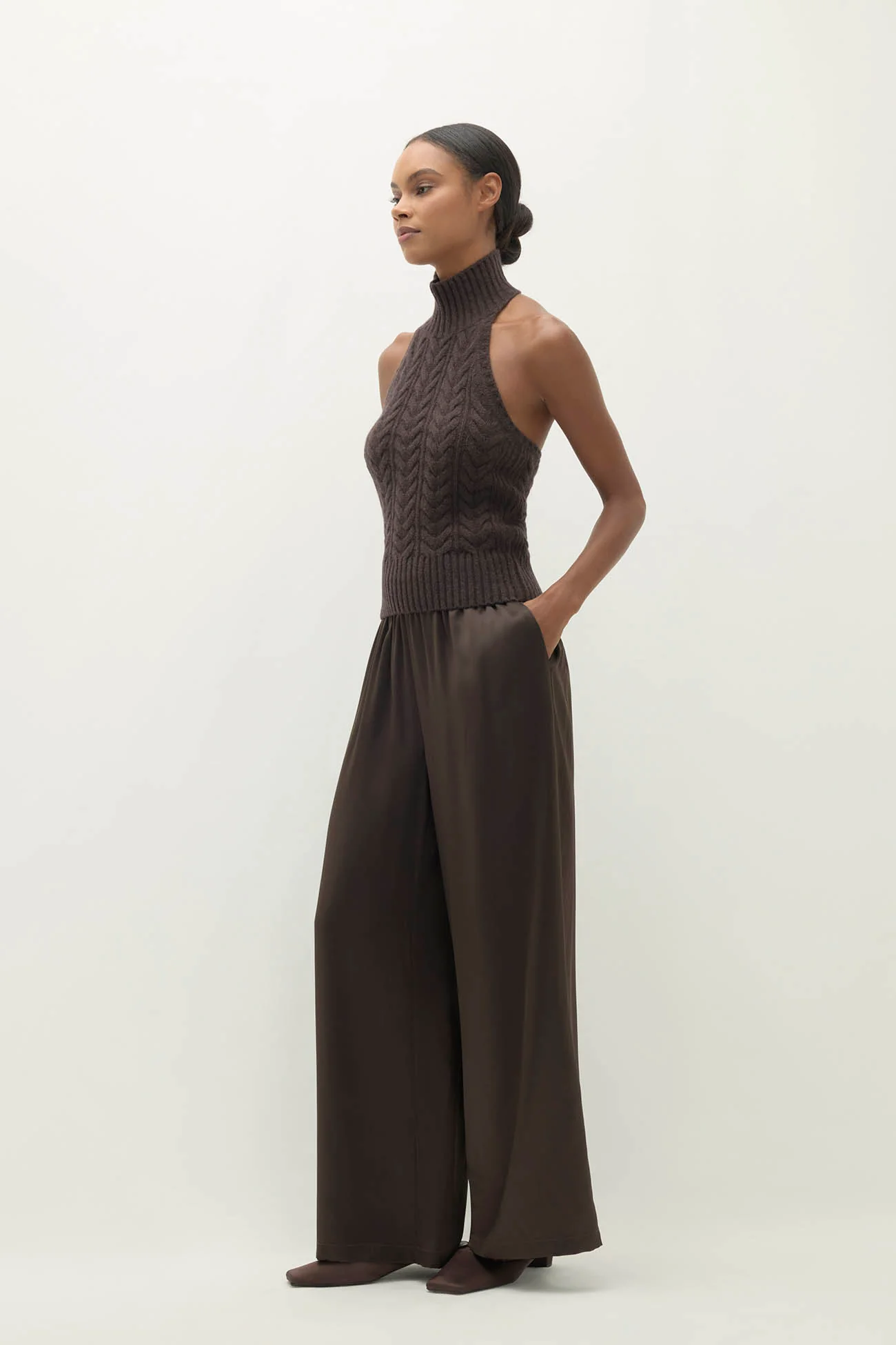 RUNA CABLE KNIT CASHMERE HALTER - Image 17