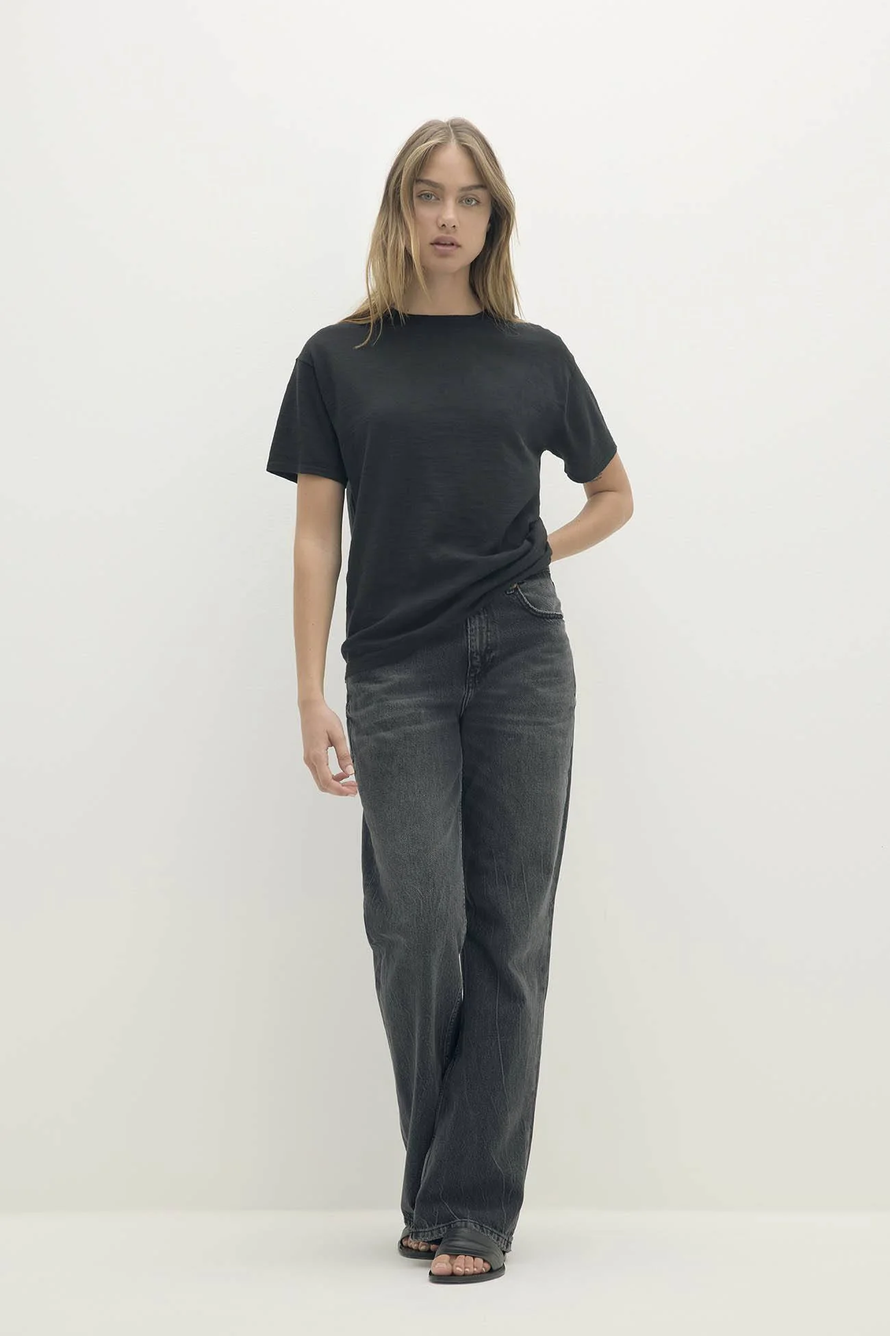 STACI ORGANIC COTTON BOYFRIEND CREWNECK TEE