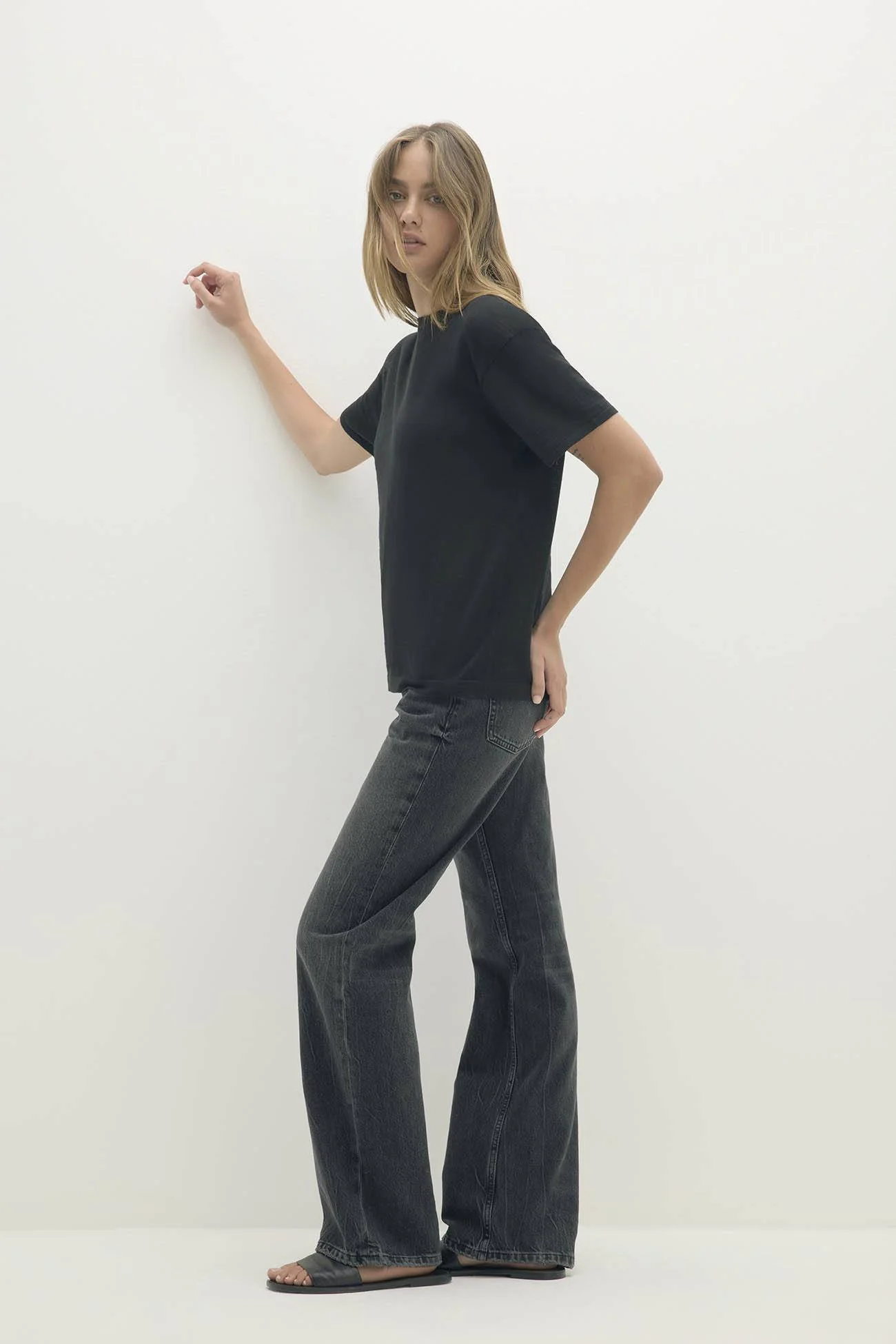 STACI ORGANIC COTTON BOYFRIEND CREWNECK TEE - Image 2