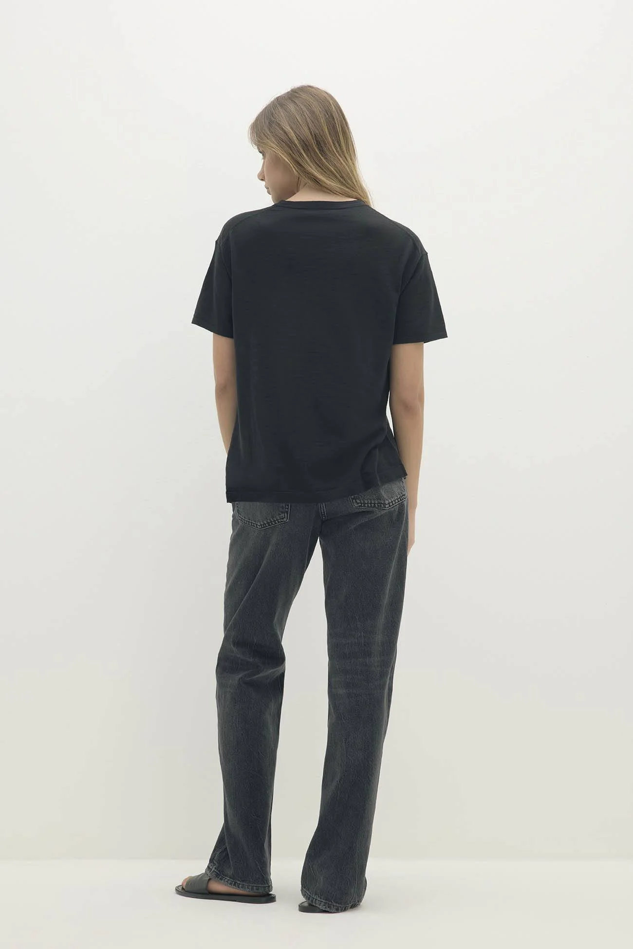 STACI ORGANIC COTTON BOYFRIEND CREWNECK TEE - Image 3
