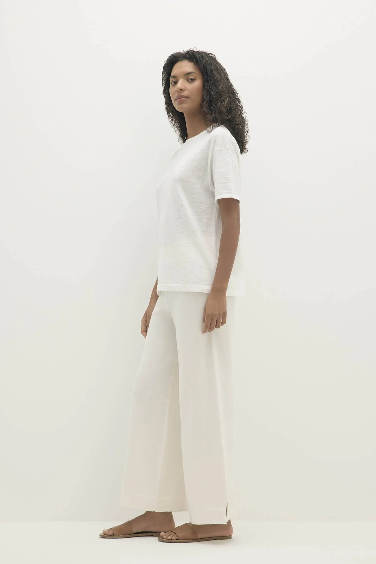 STACI ORGANIC COTTON BOYFRIEND CREWNECK TEE - Image 6