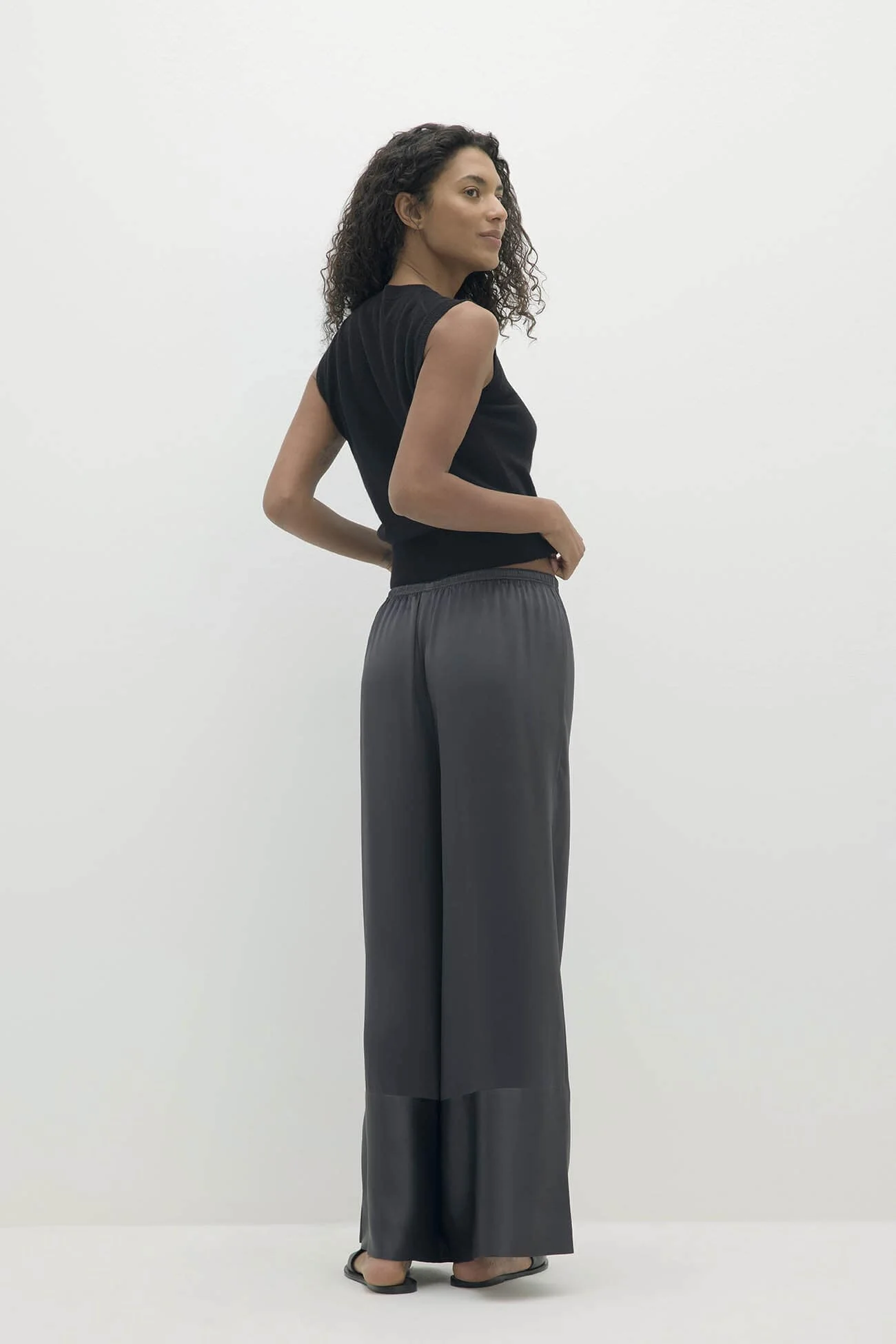 SYLVIE CASHMERE SWEATER VEST - Image 10