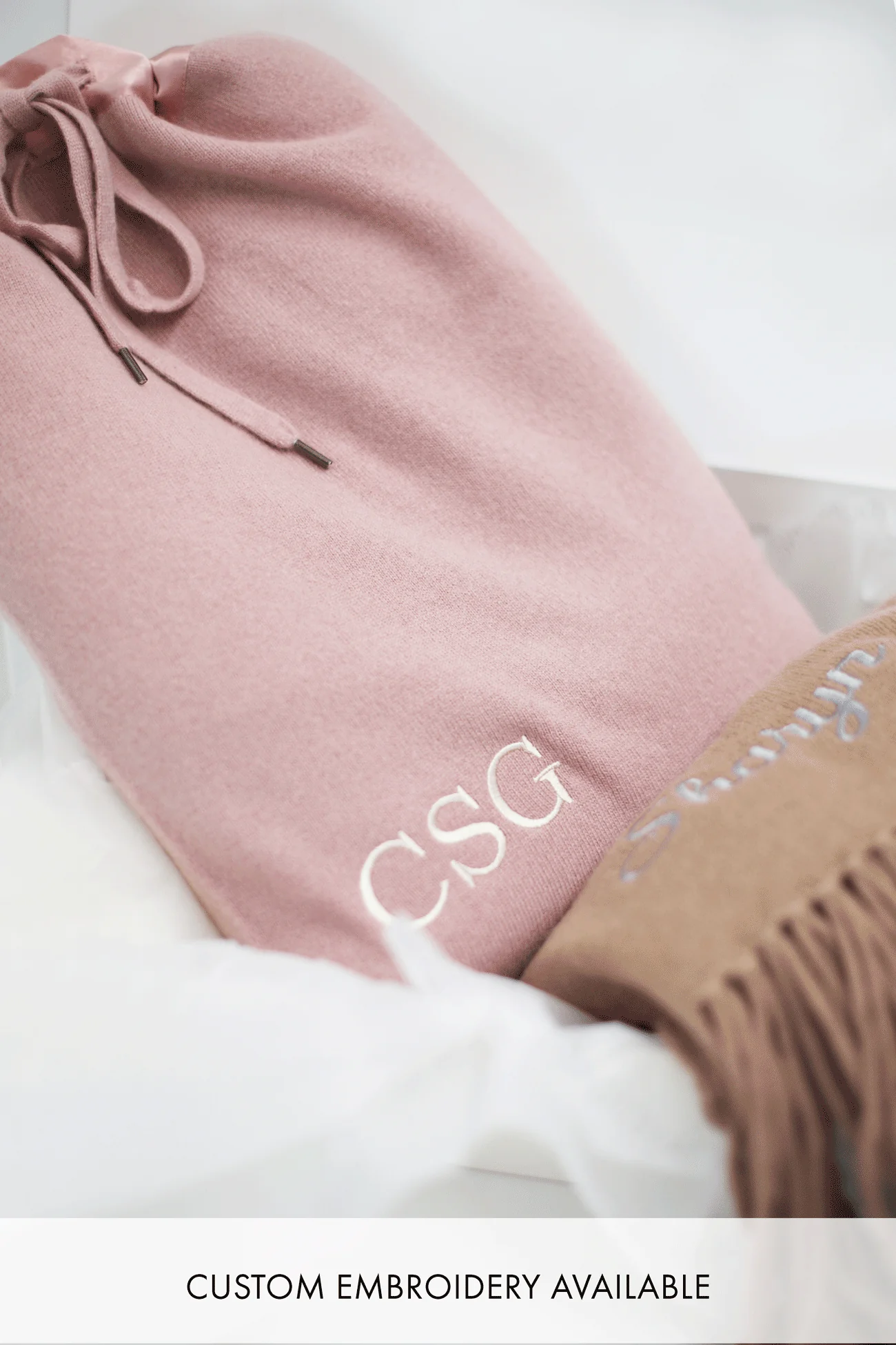 THE CASHMERE TRAVEL SET - Image 29