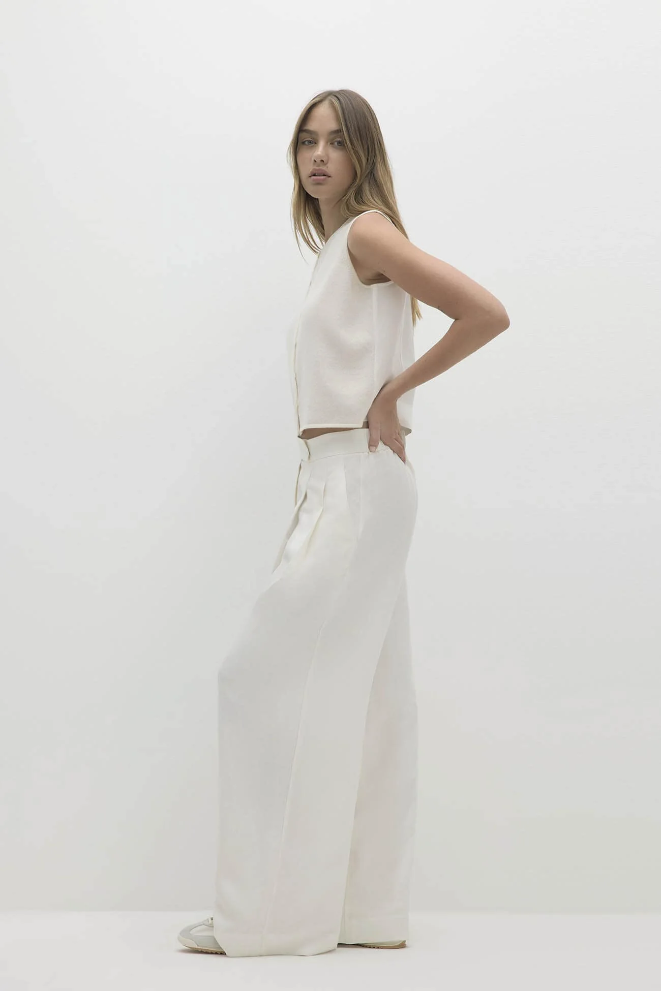 VERONICA CASHMERE BLEND BUTTON-UP VEST - Image 2