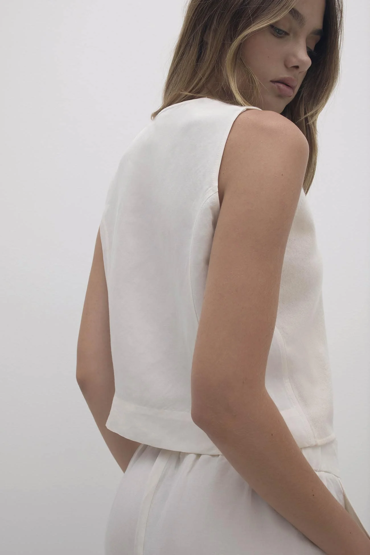VERONICA CASHMERE BLEND BUTTON-UP VEST - Image 5