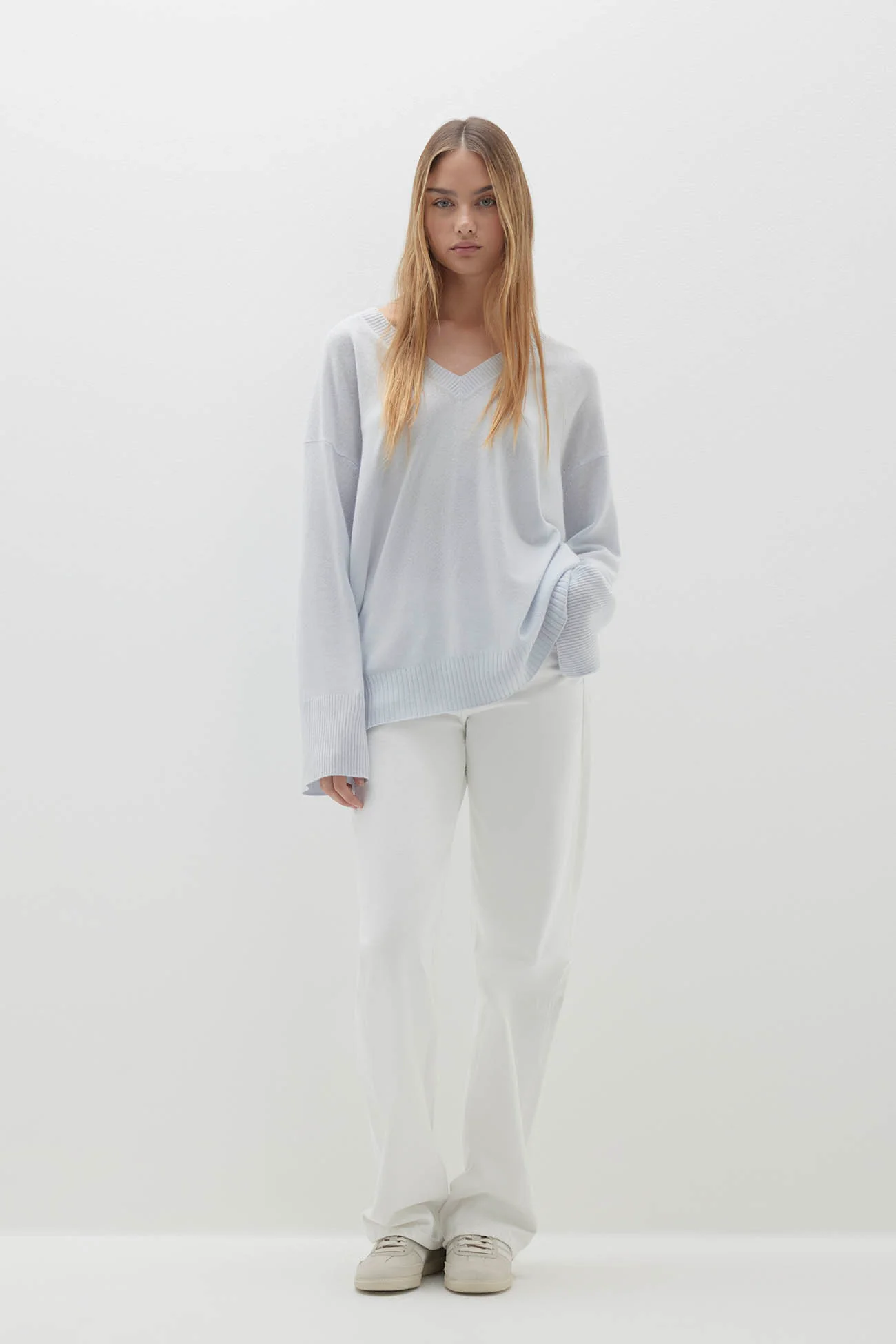 VIOLA V-NECK CASHMERE SWEATER - Image 13