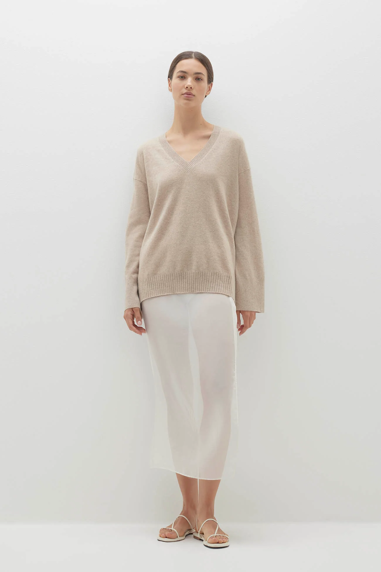 VIOLA V-NECK CASHMERE SWEATER - Image 18