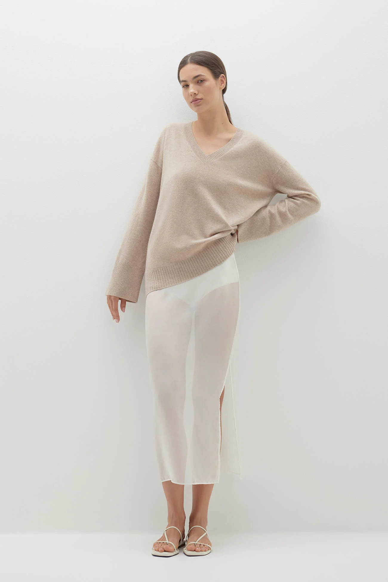 VIOLA V-NECK CASHMERE SWEATER - Image 19