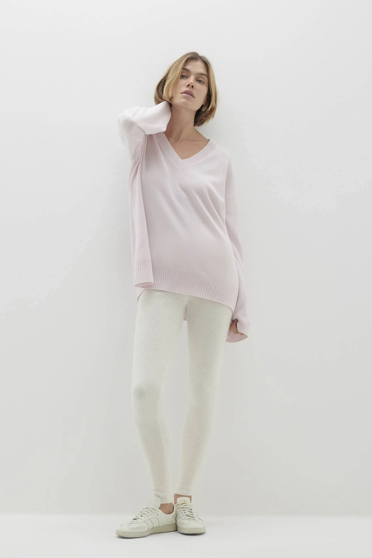 VIOLA V-NECK CASHMERE SWEATER - Image 24